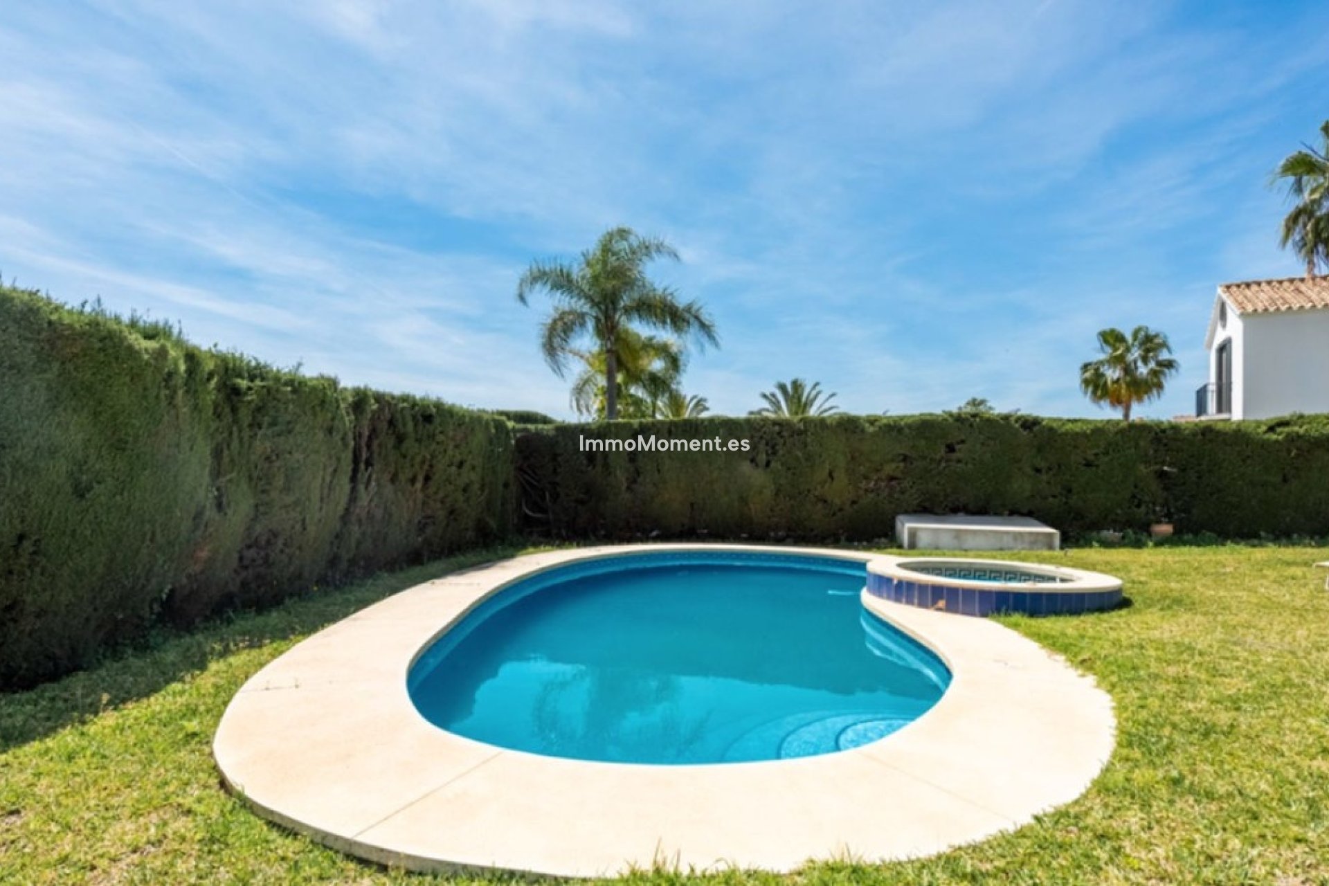 Resale - Detached villa - Estepona - Estepona Centro