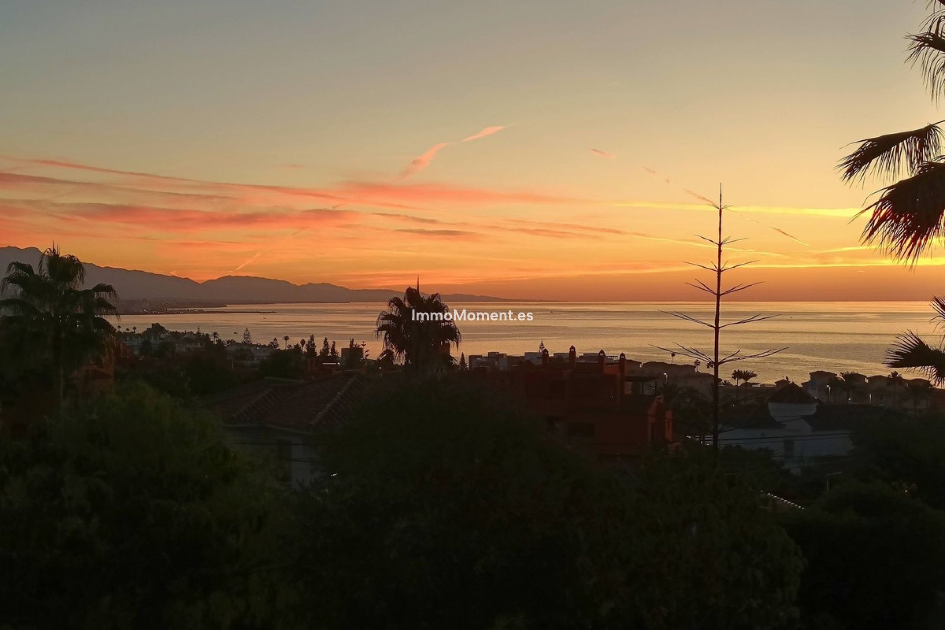Resale - Detached villa - Estepona - Estepona Centro