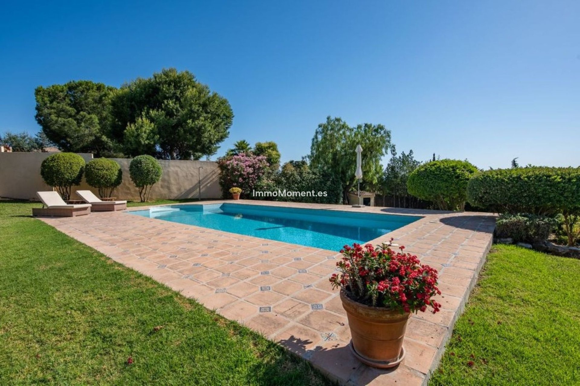 Resale - Detached villa - Estepona - Estepona Centro