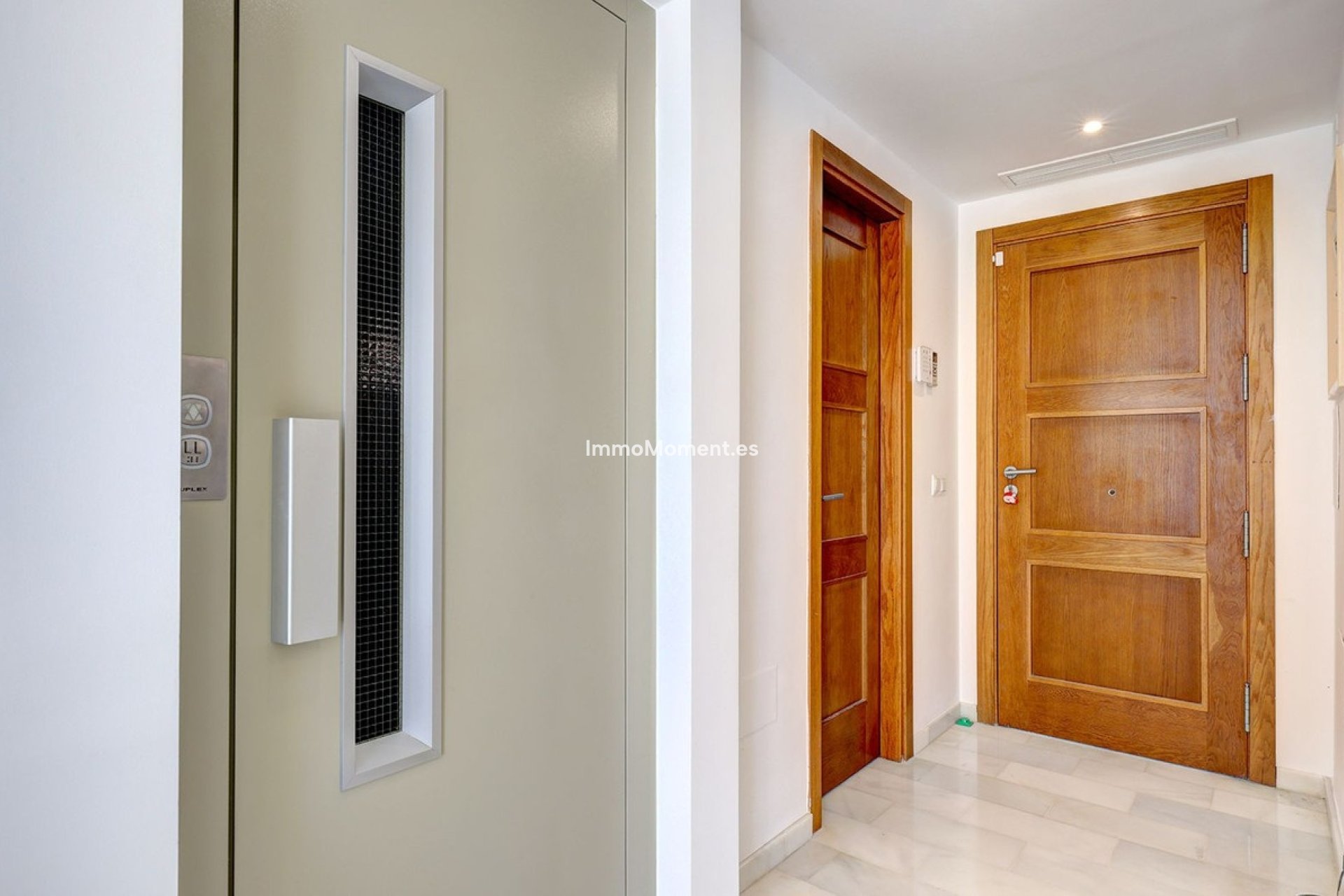 Resale - Detached villa - Estepona - Estepona Centro