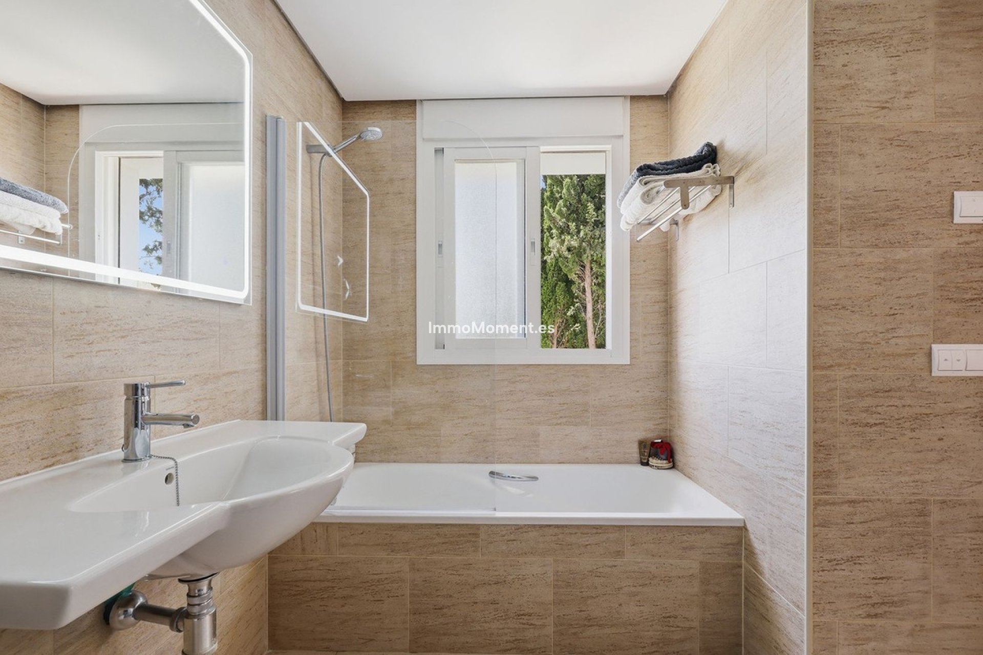 Resale - Detached villa - Estepona - Estepona Centro