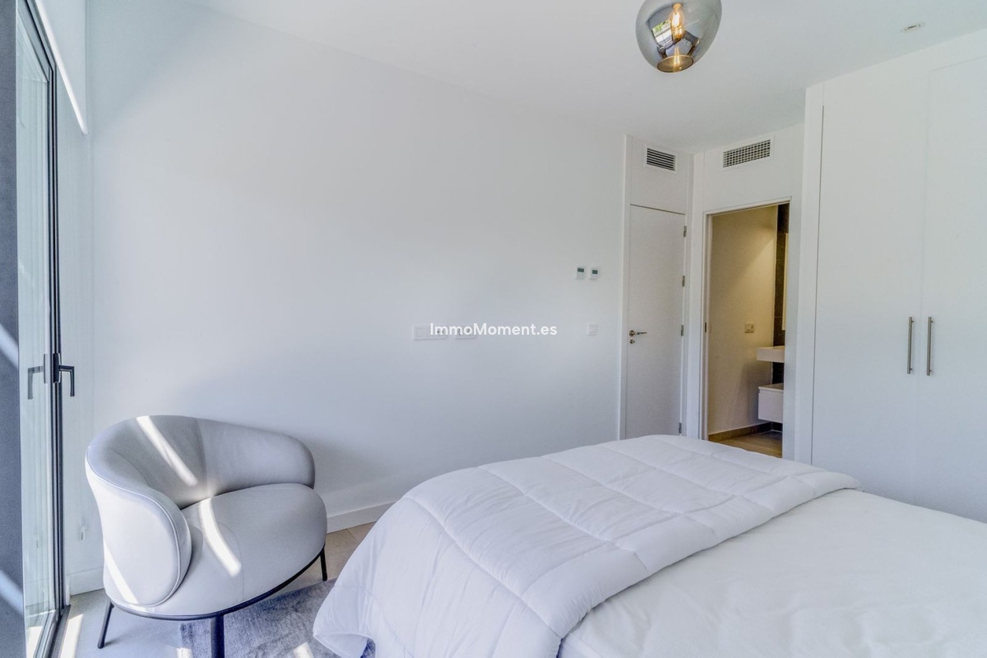 Resale - Detached villa - Estepona - Estepona Centro