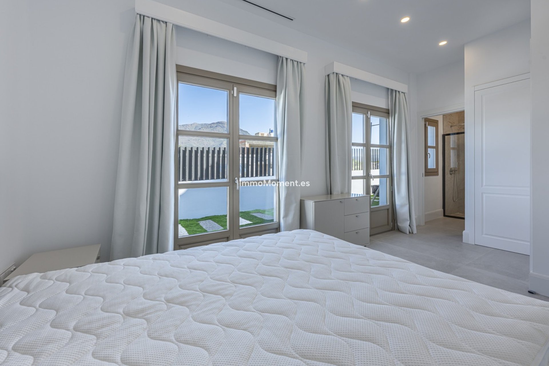 Resale - Detached villa - Estepona - Estepona Centro