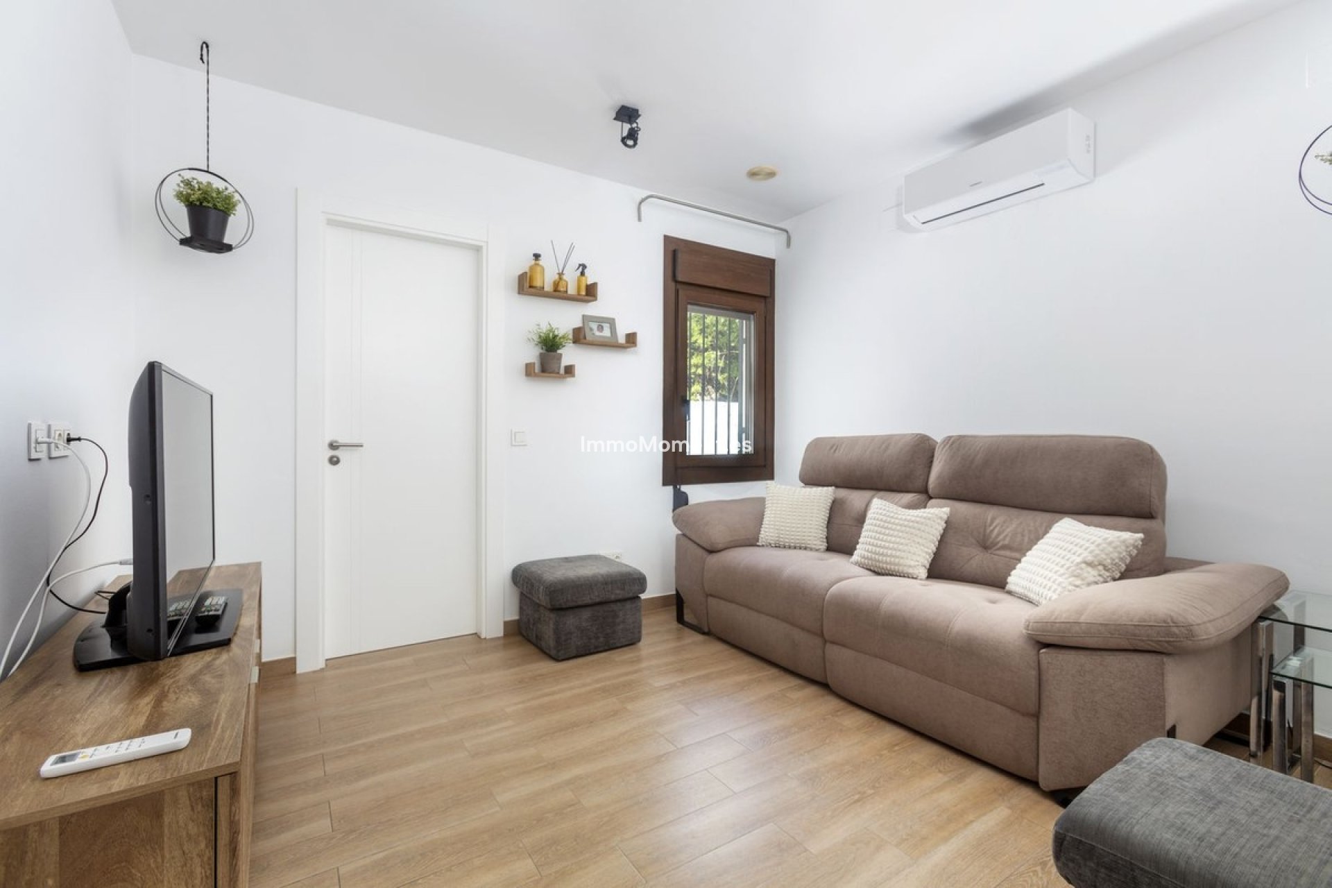 Resale - Detached villa - Estepona - Estepona Centro