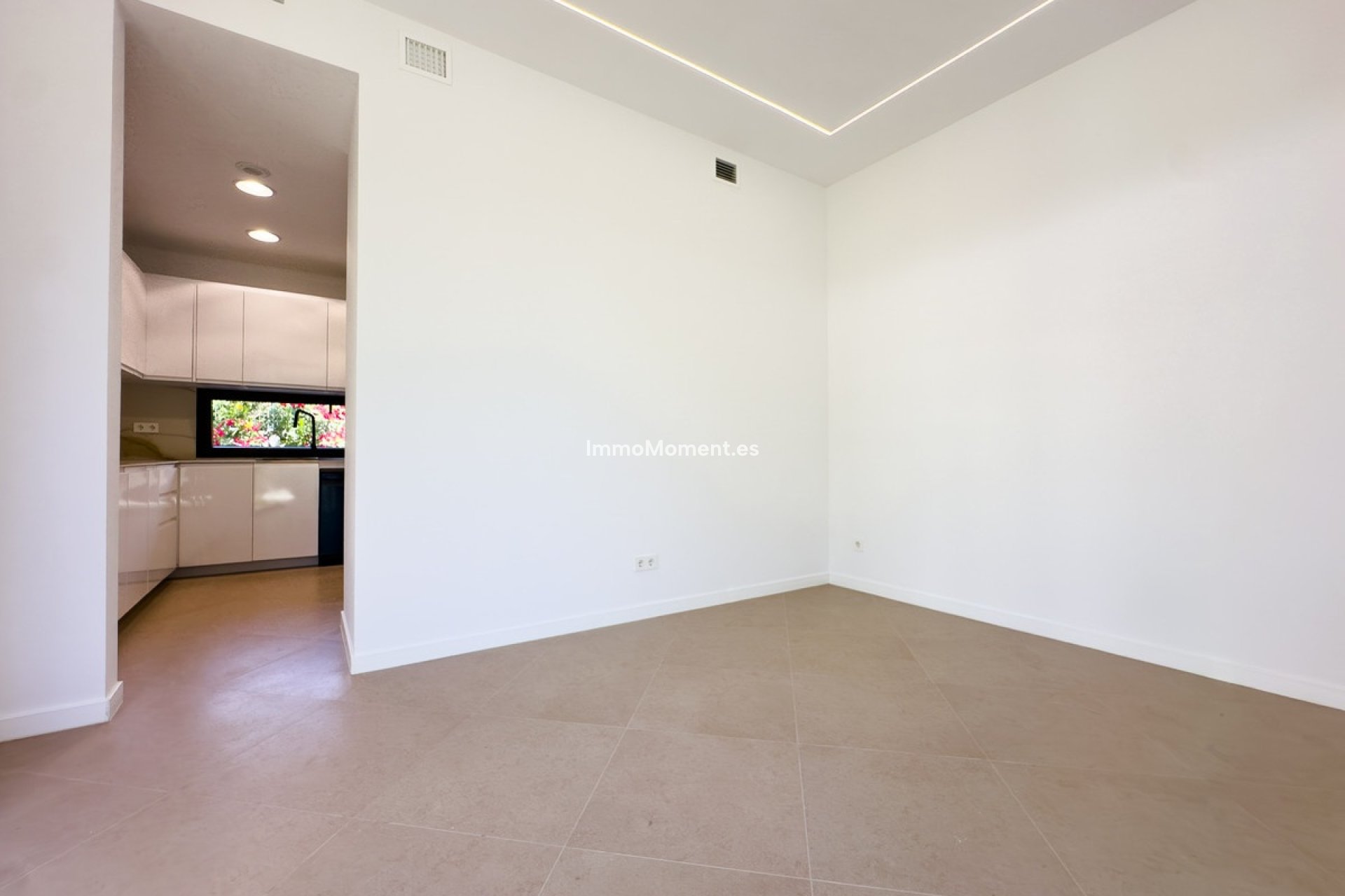 Resale - Detached villa - Estepona - Estepona Centro