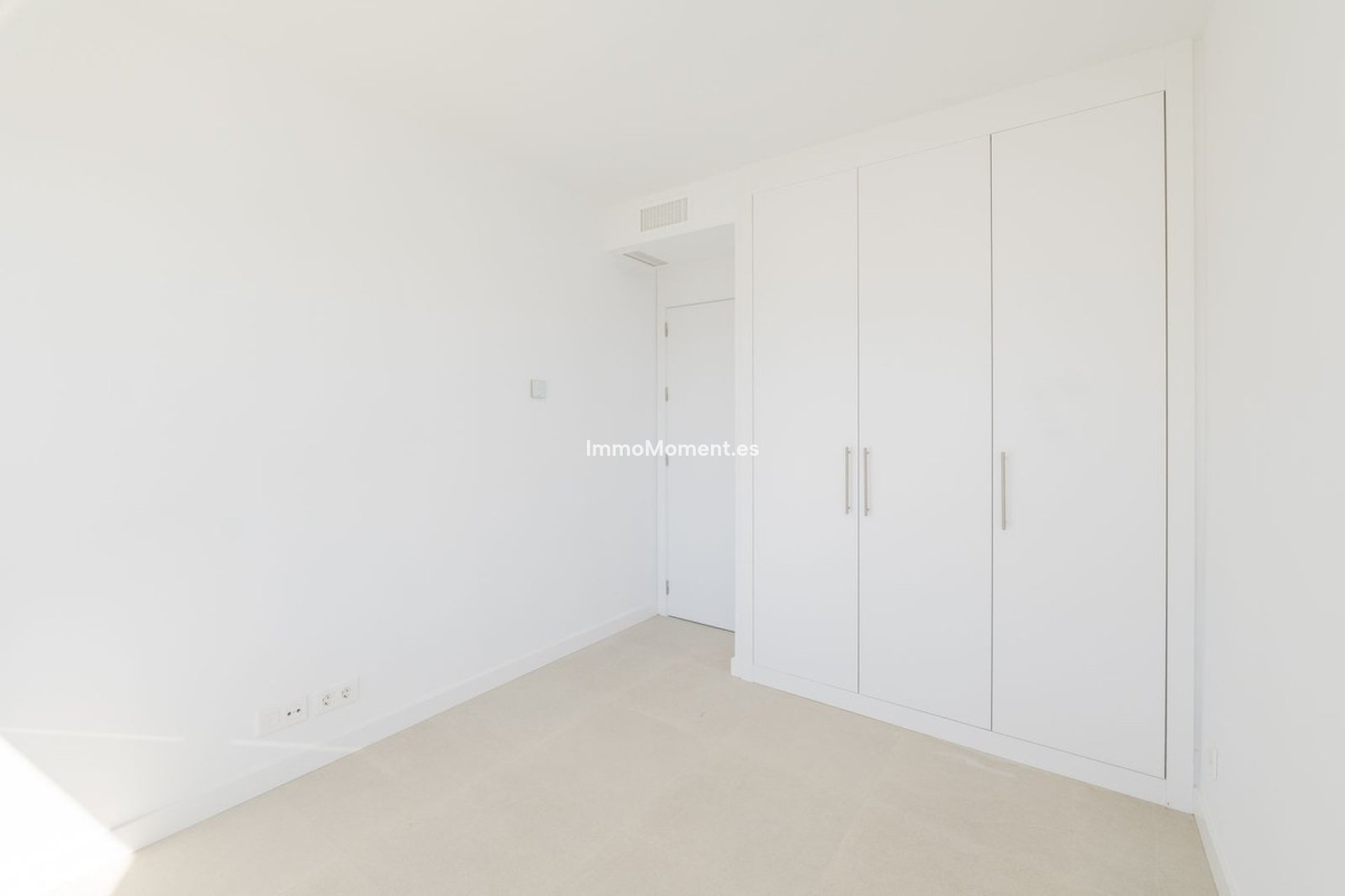 Resale - Detached villa - Estepona - Estepona Centro