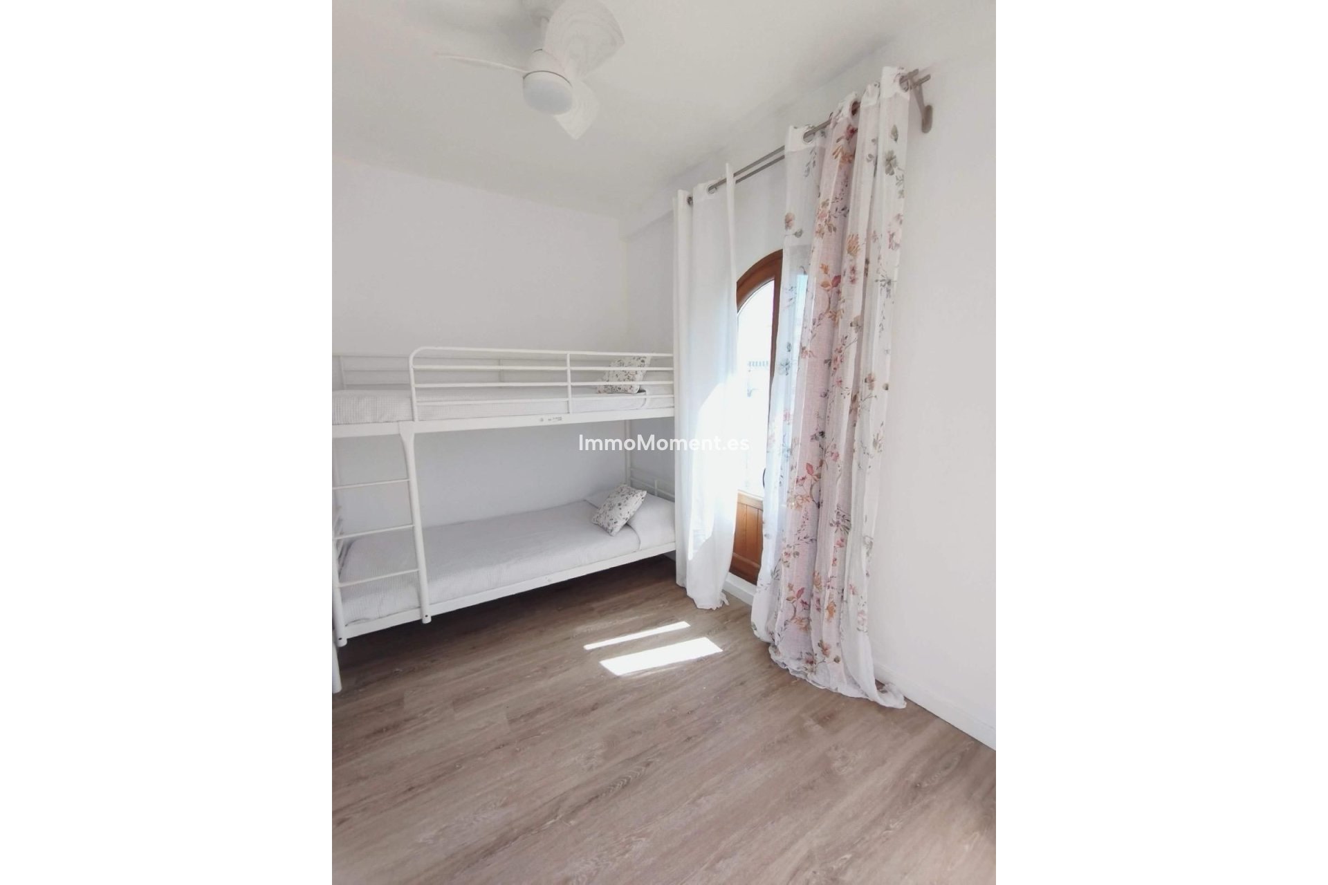 Resale - Detached villa - Estepona - Estepona Centro