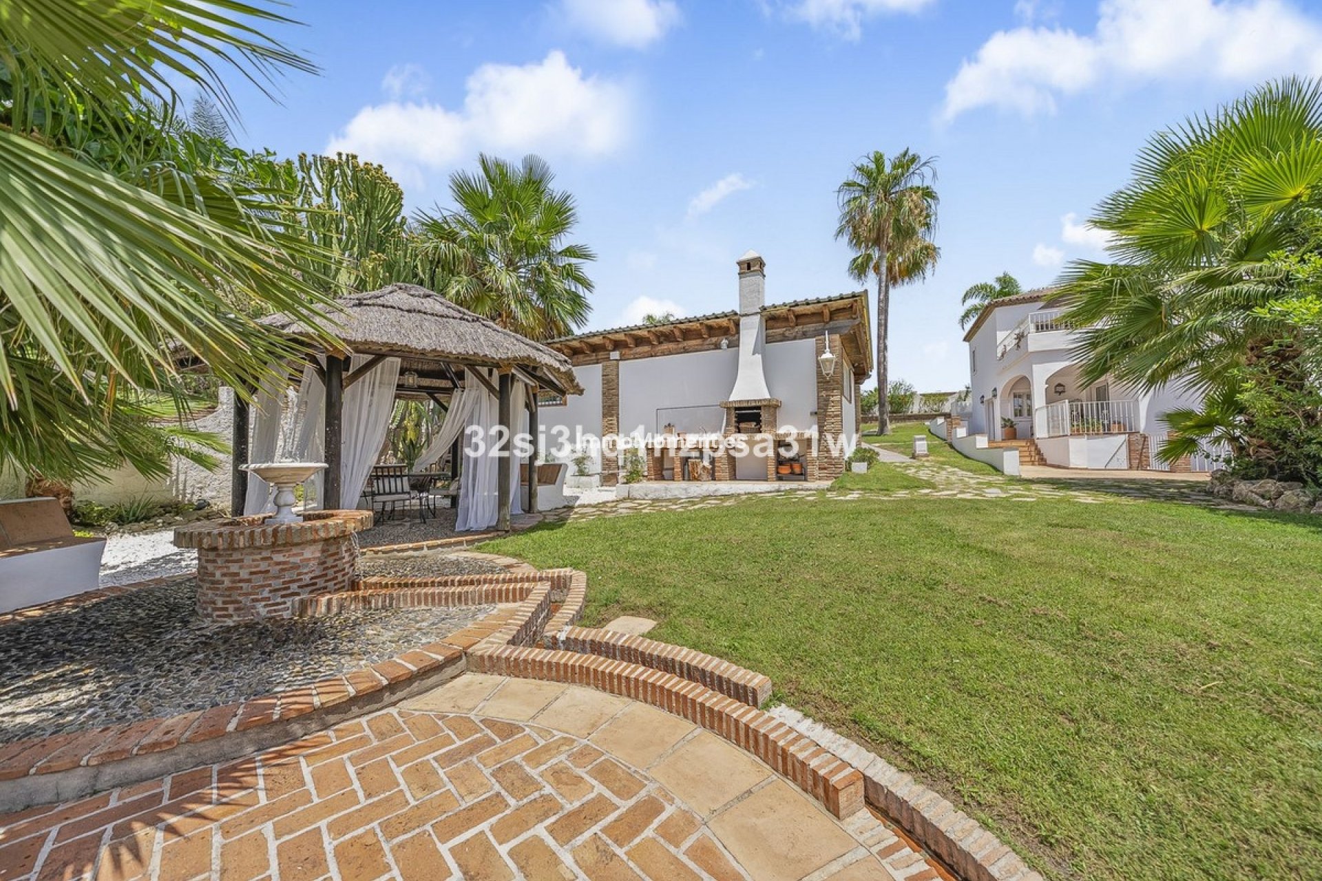 Resale - Detached villa - Estepona - Estepona Centro