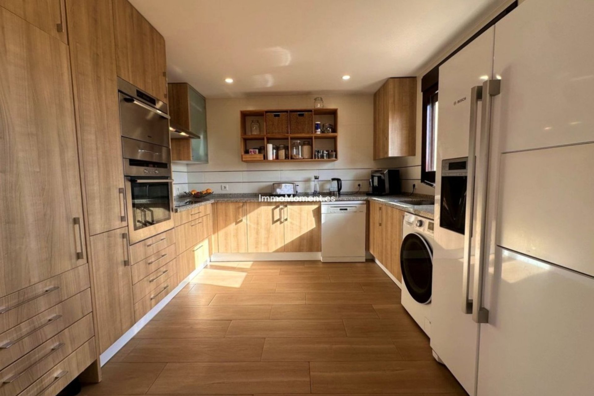 Resale - Detached villa - Estepona - Estepona Centro