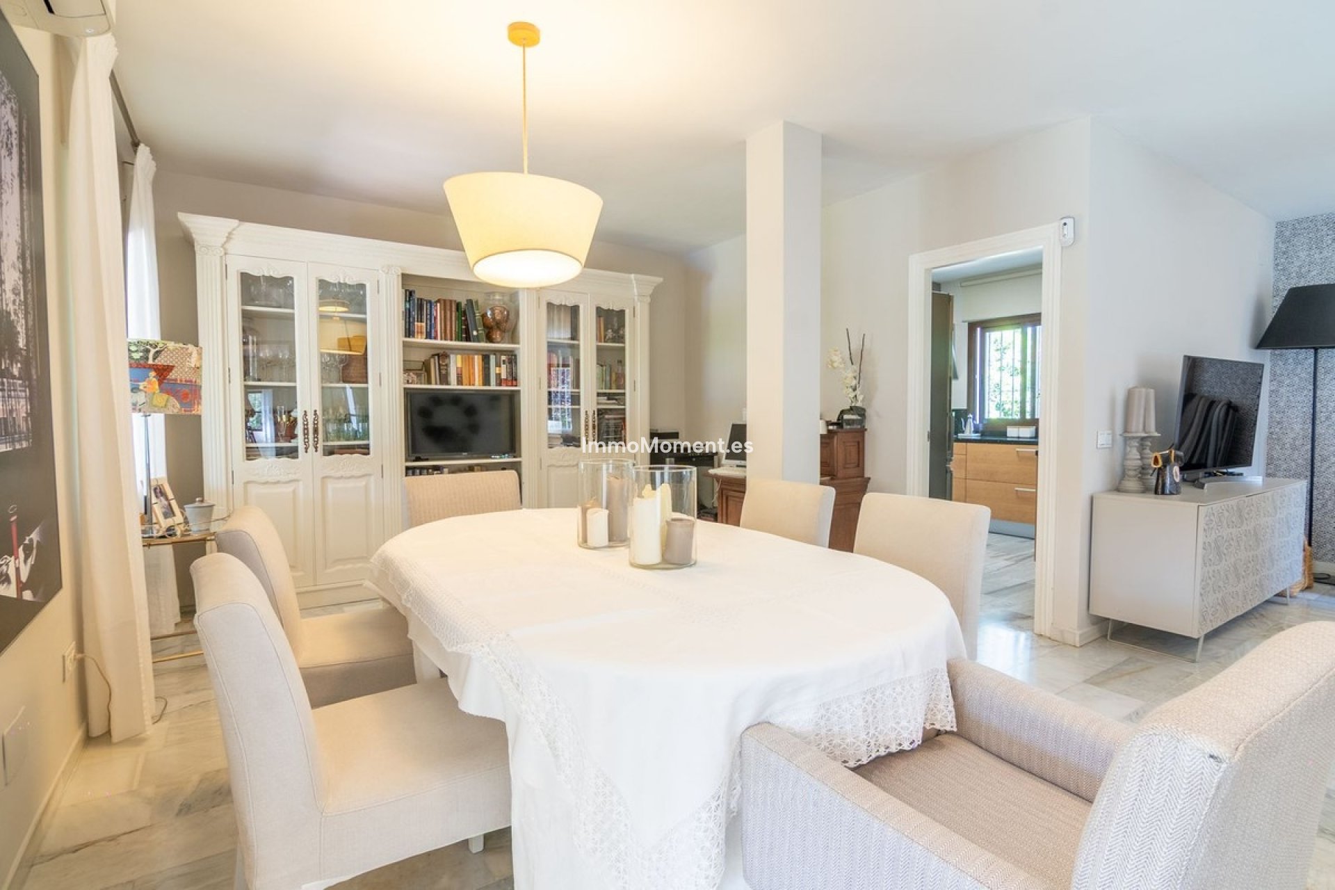 Resale - Detached villa - Estepona - Estepona Centro