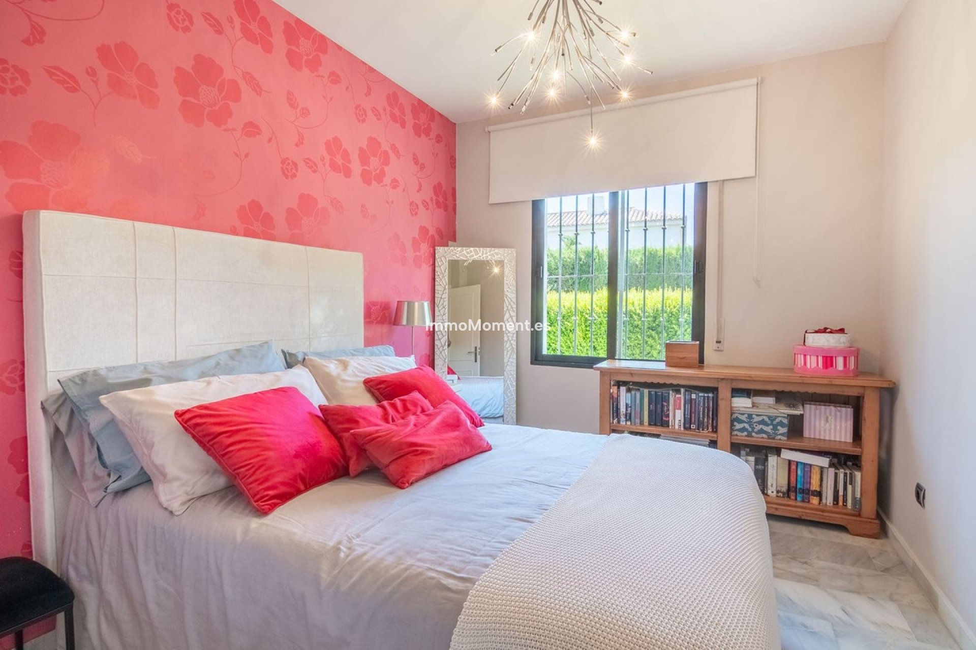 Resale - Detached villa - Estepona - Estepona Centro