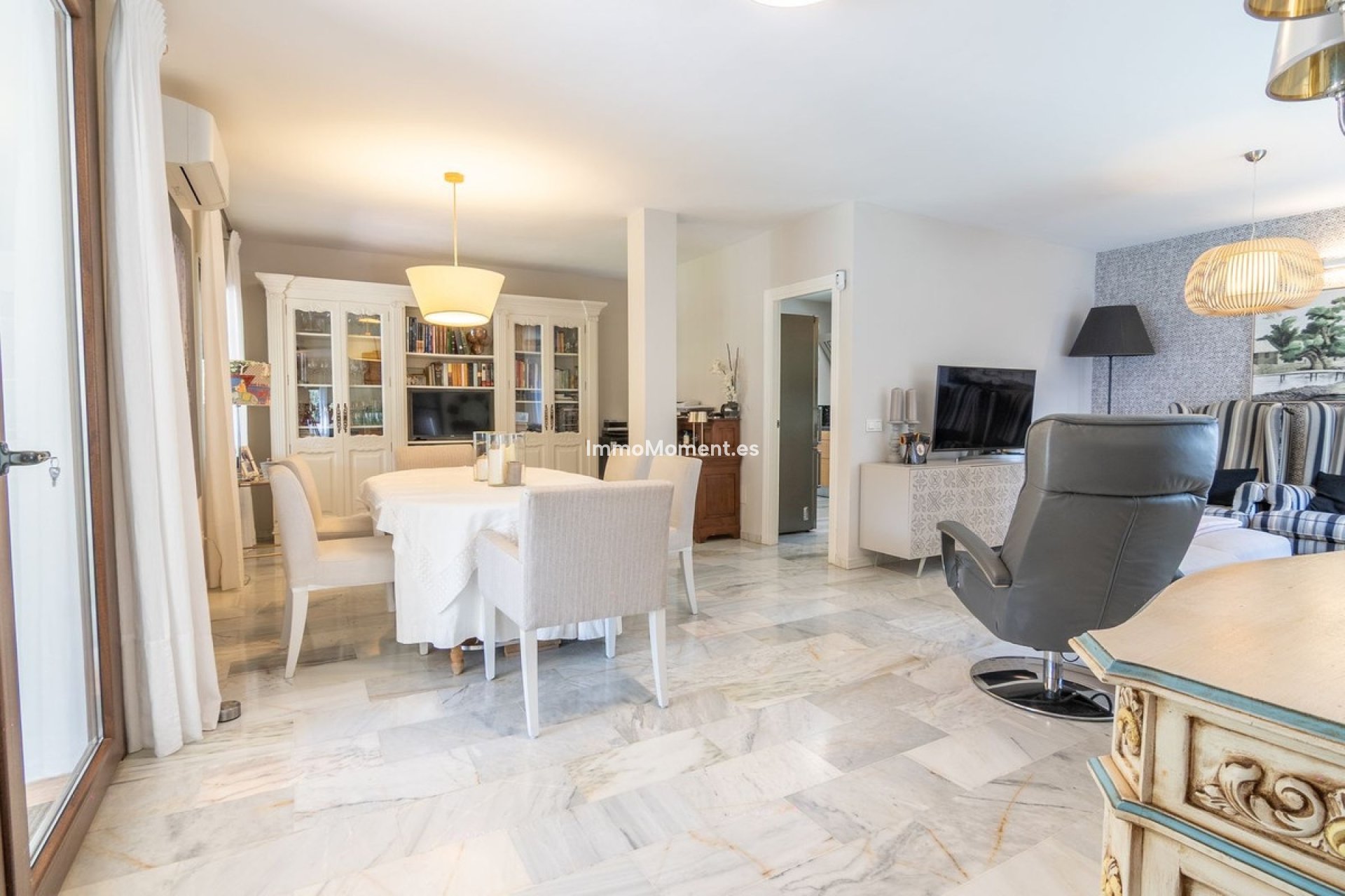 Resale - Detached villa - Estepona - Estepona Centro