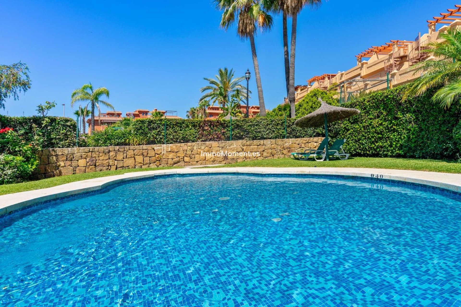 Resale - Detached villa - Estepona - Estepona Centro