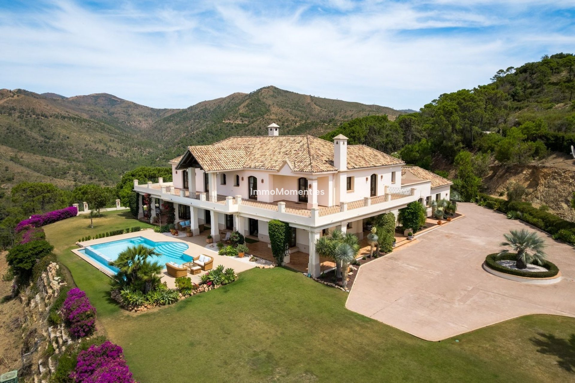 Resale - Detached villa - Estepona - Estepona Centro