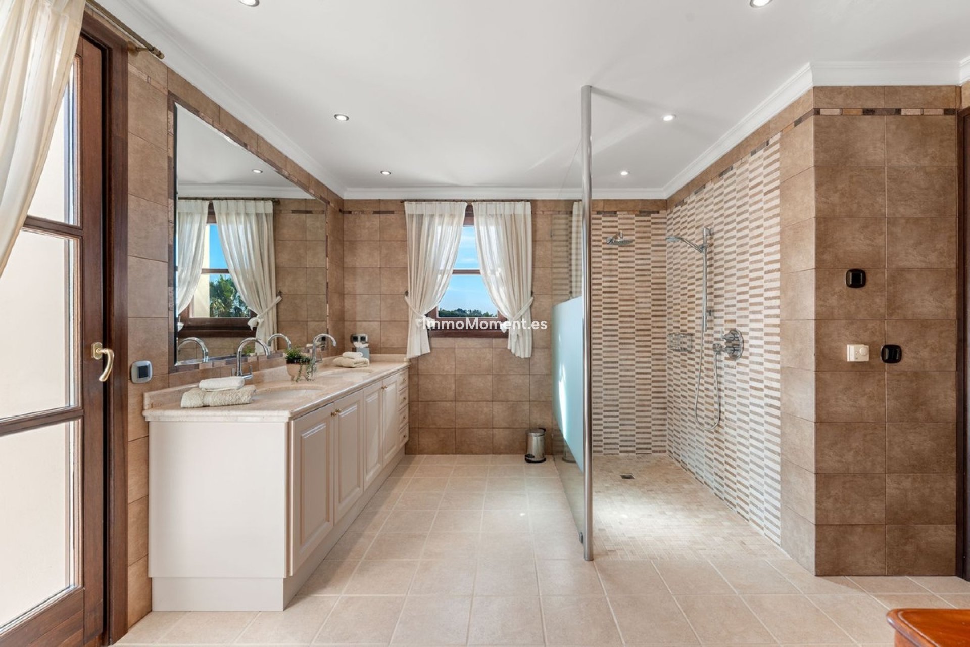 Resale - Detached villa - Estepona - Estepona Centro