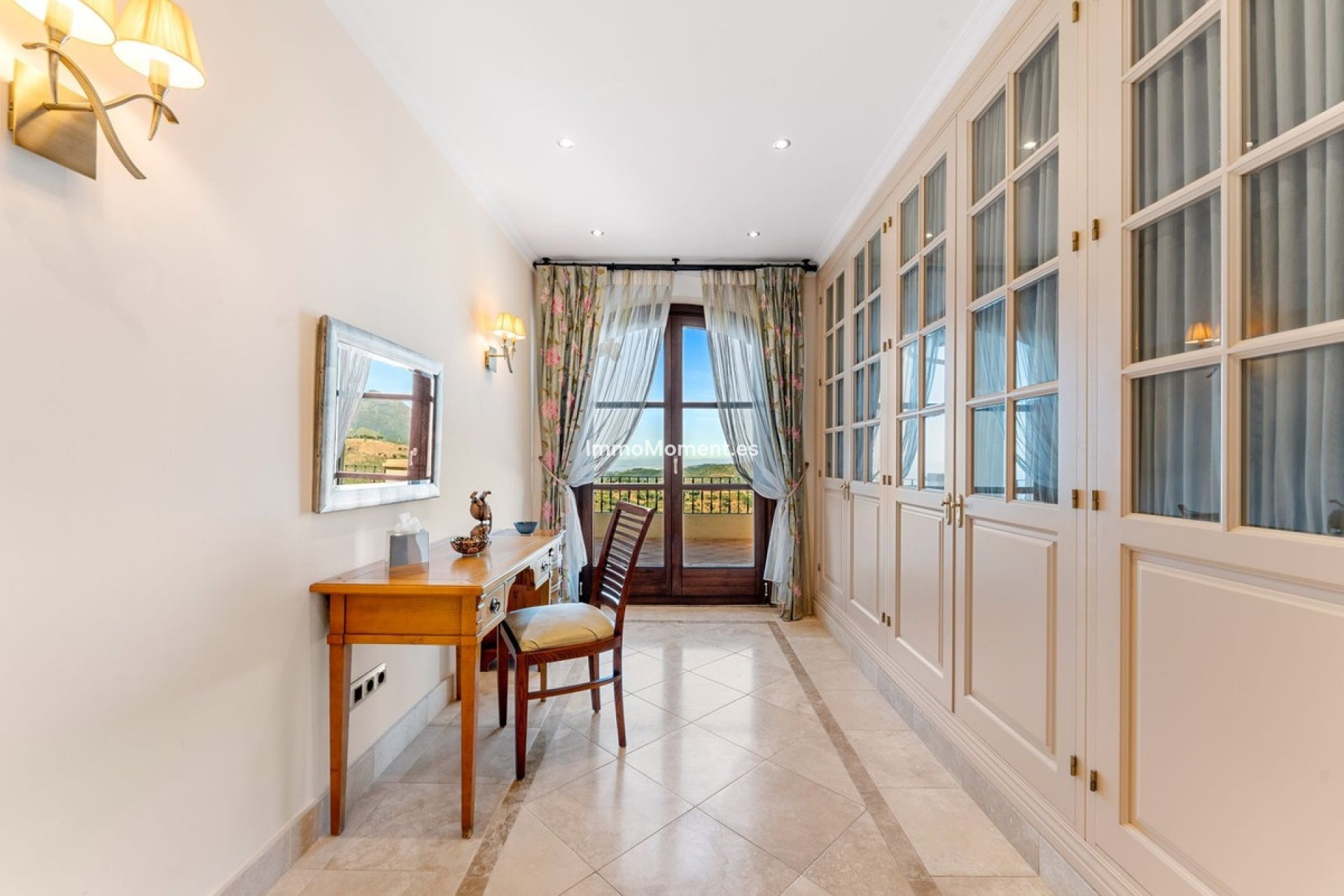 Resale - Detached villa - Estepona - Estepona Centro