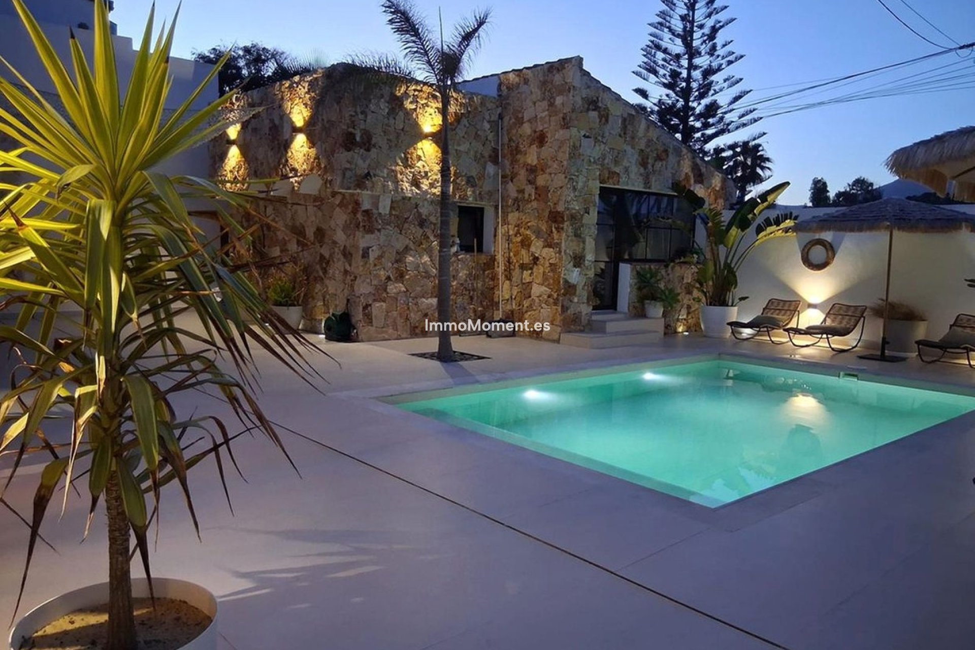 Resale - Detached villa - Estepona - Estepona Centro