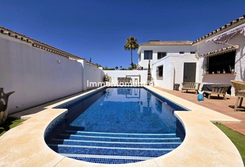 Resale - Detached villa - Estepona - Estepona Centro
