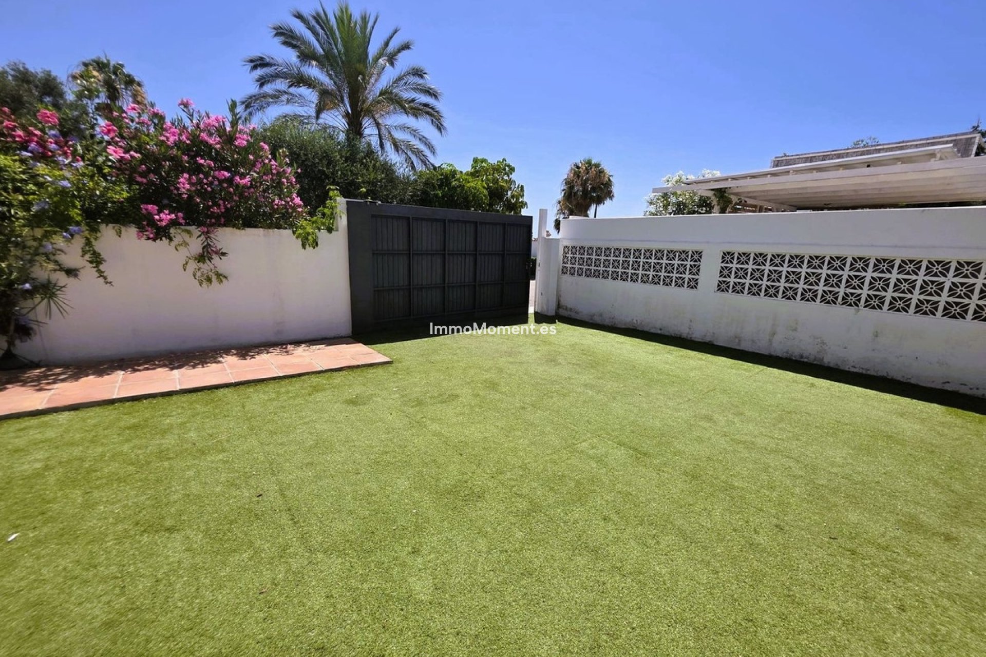 Resale - Detached villa - Estepona - Estepona Centro