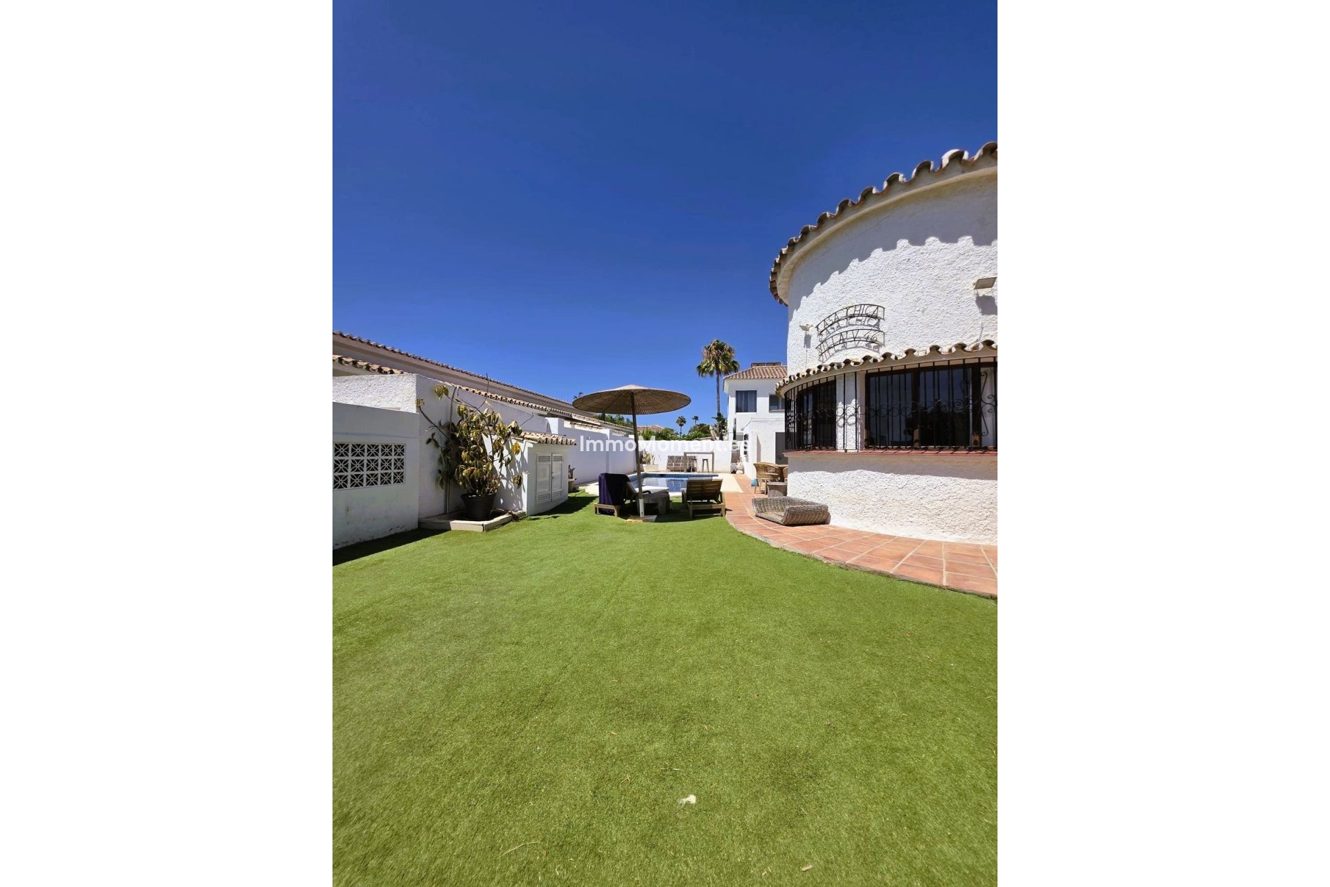 Resale - Detached villa - Estepona - Estepona Centro