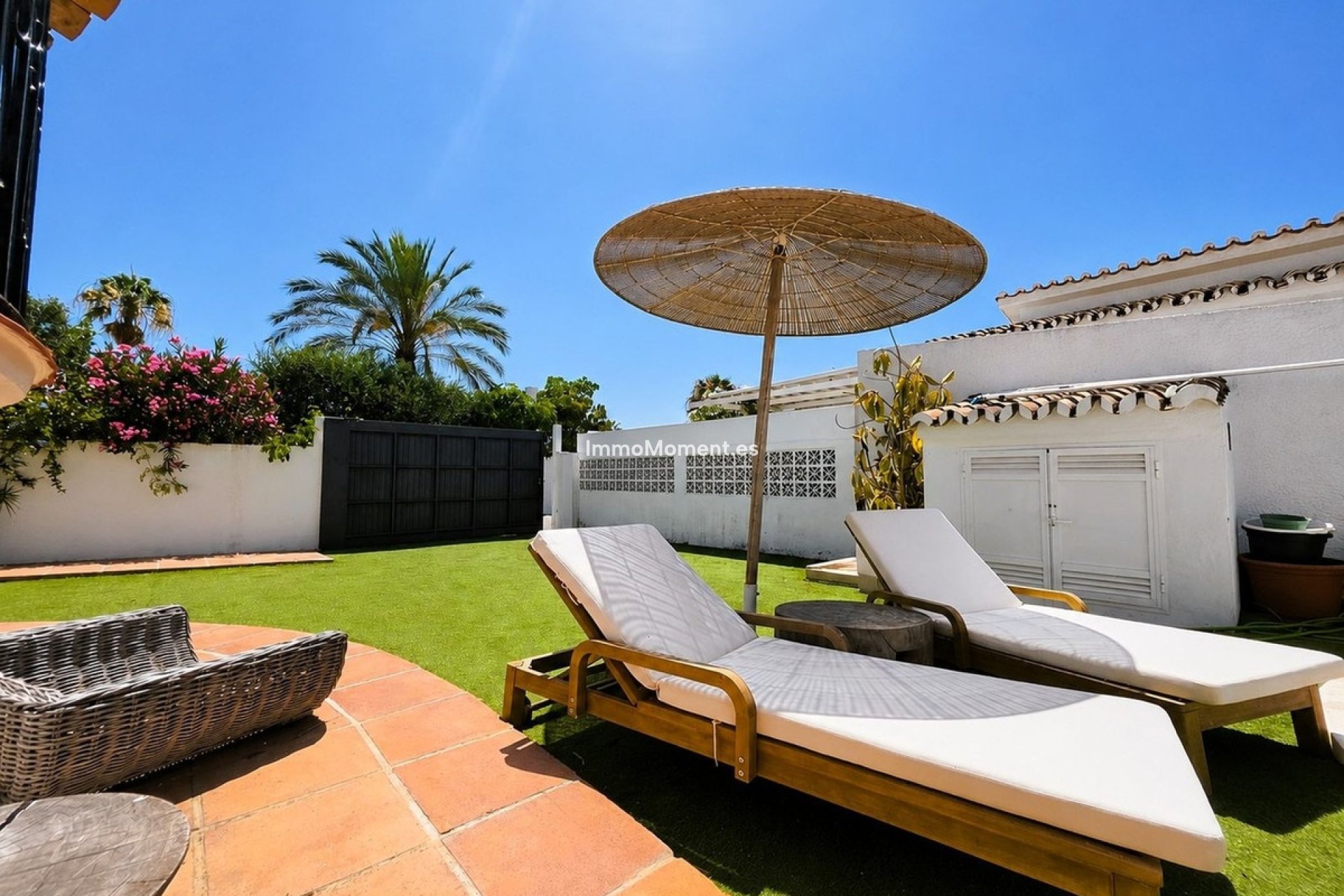Resale - Detached villa - Estepona - Estepona Centro