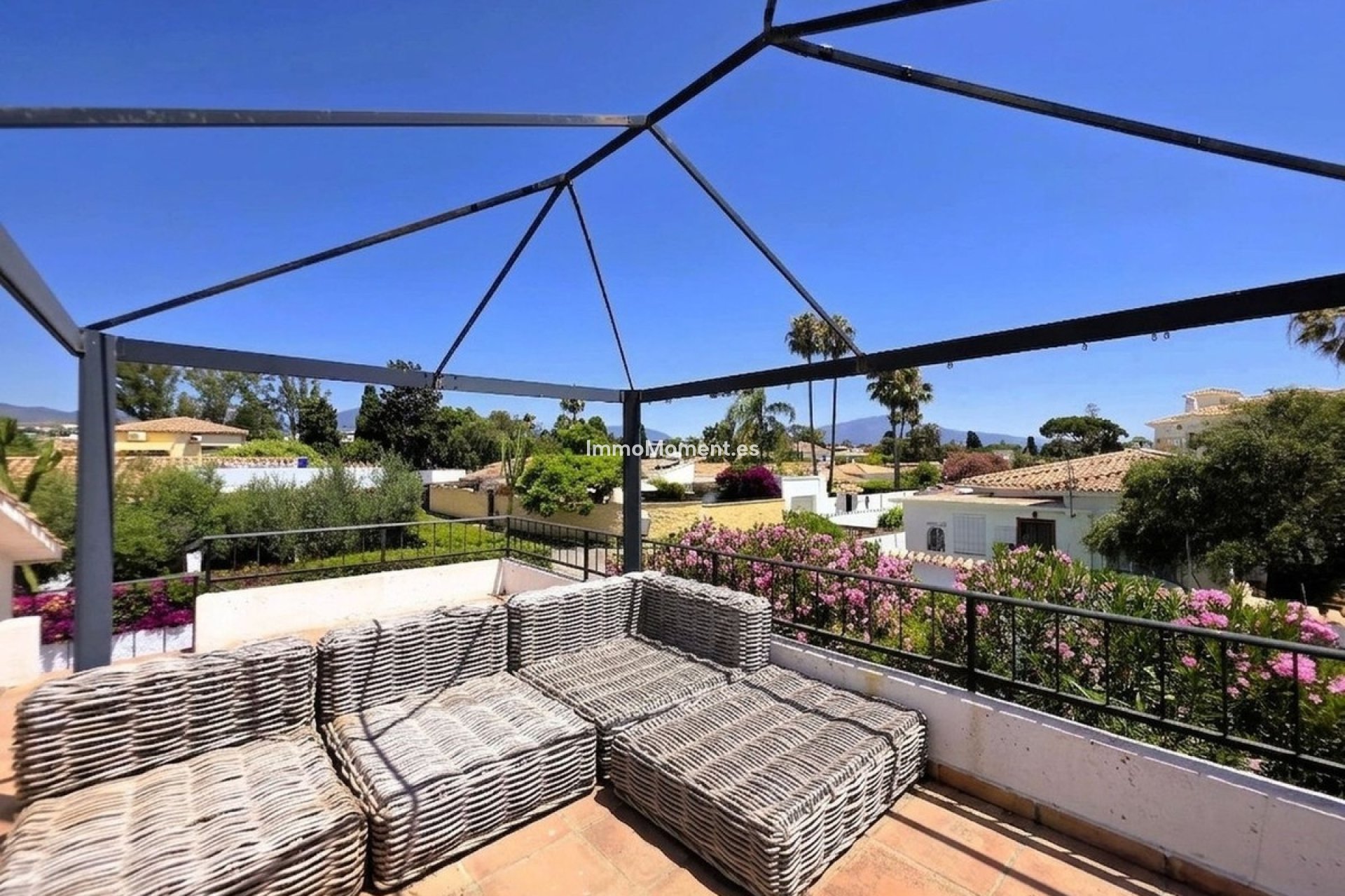 Resale - Detached villa - Estepona - Estepona Centro