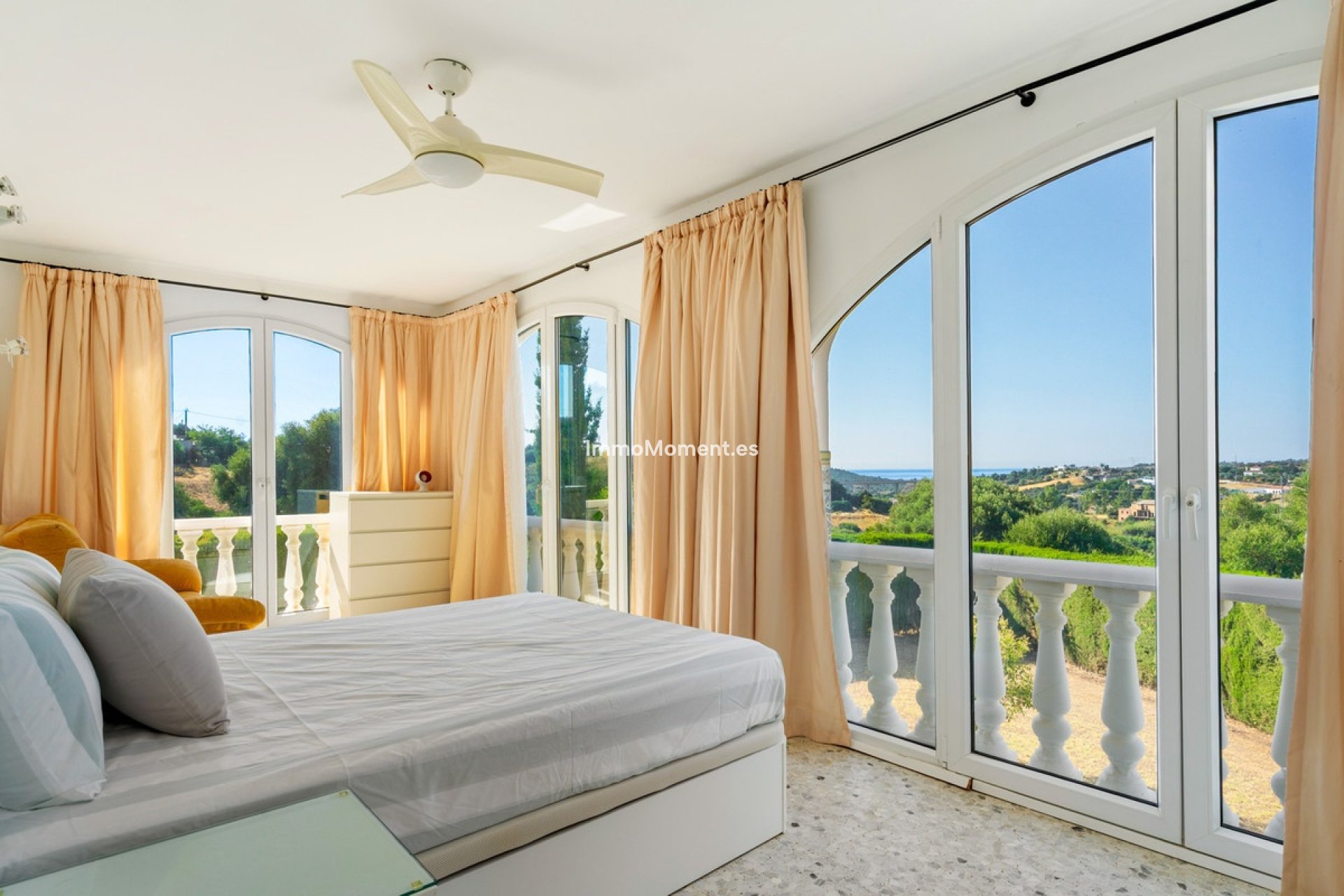 Resale - Detached villa - Estepona - Estepona Centro
