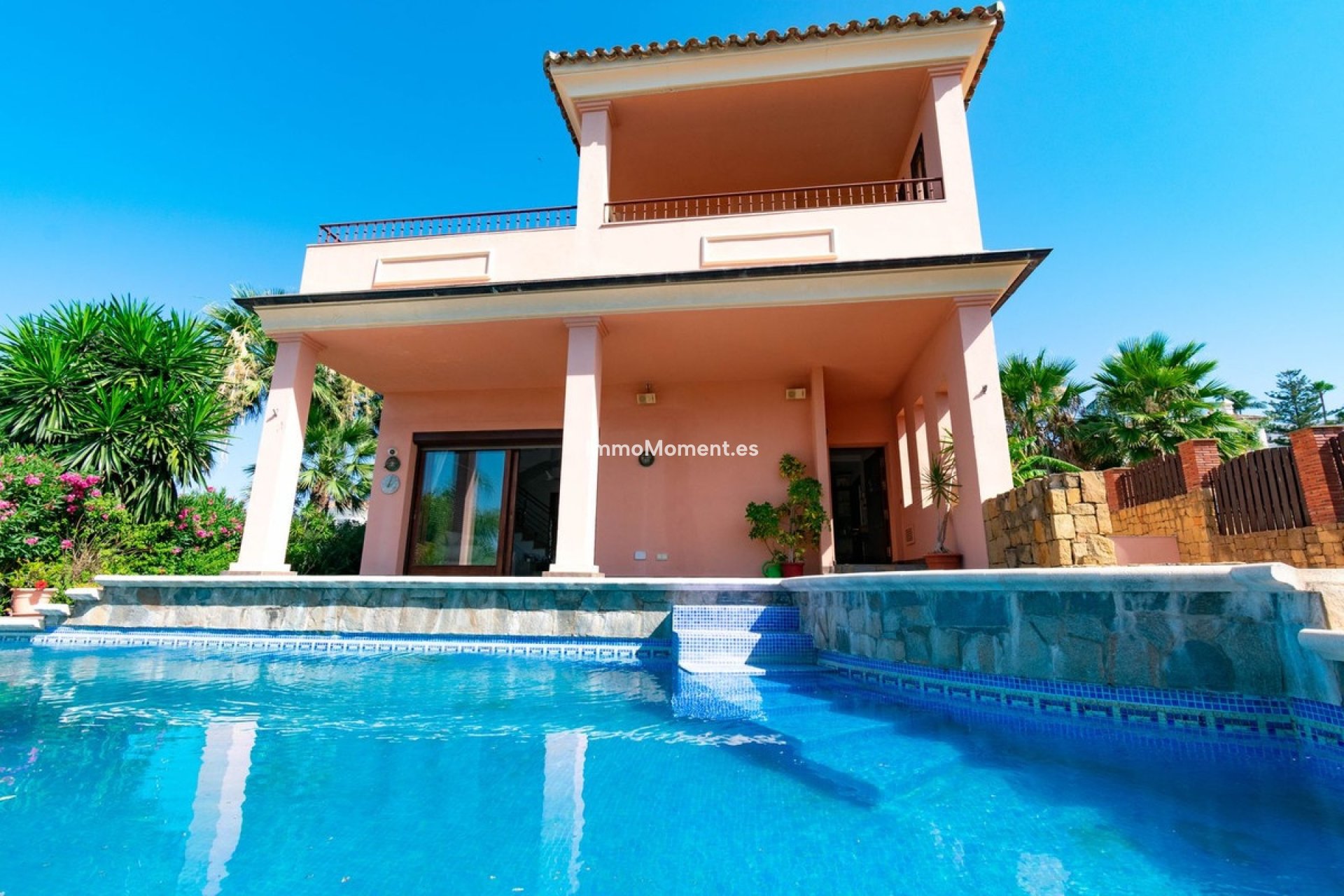 Resale - Detached villa - Estepona - Estepona Centro