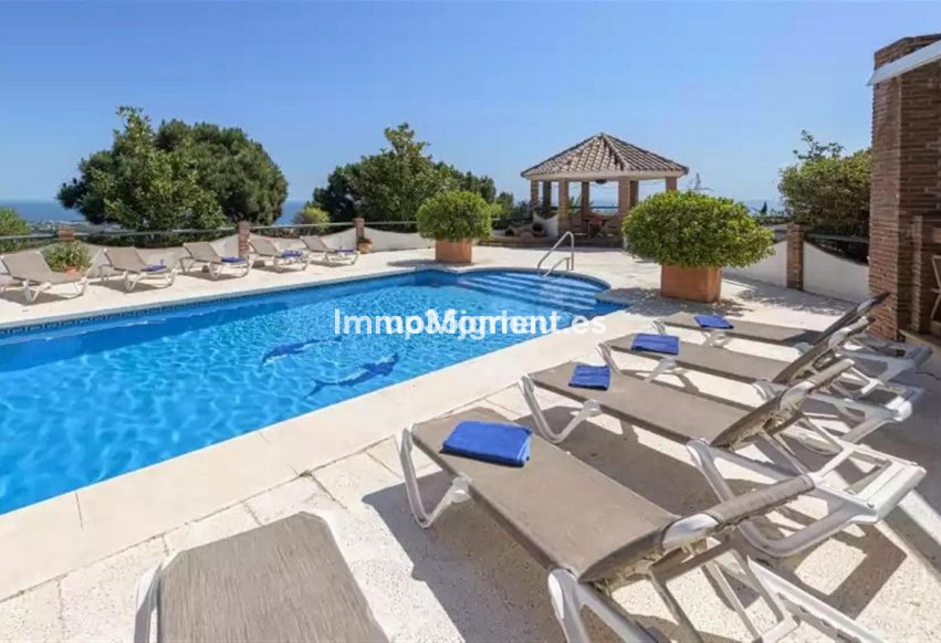 Resale - Detached villa - Estepona - Estepona Centro