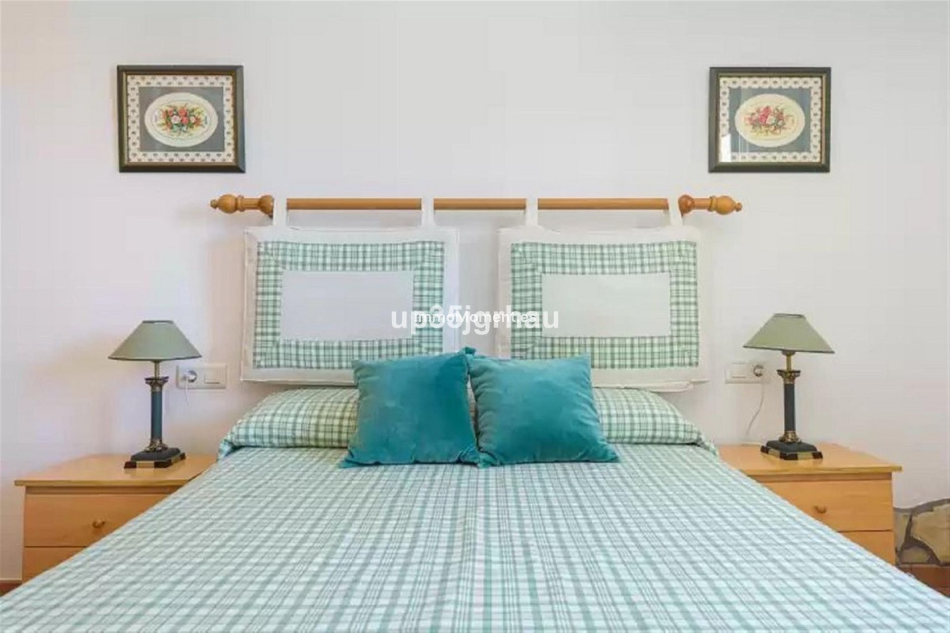 Resale - Detached villa - Estepona - Estepona Centro