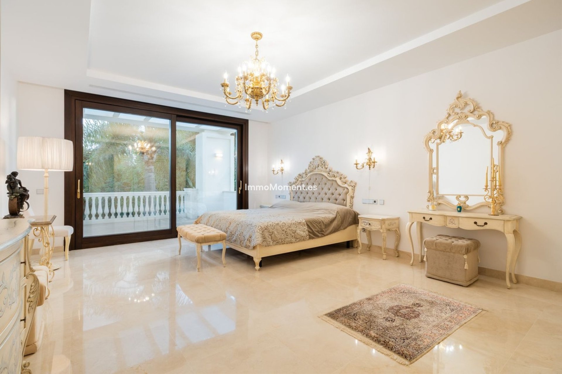 Resale - Detached villa - Estepona - Estepona Centro