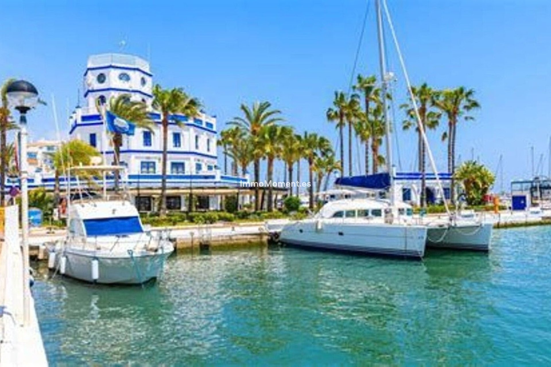 Resale - Detached villa - Estepona - Estepona Centro