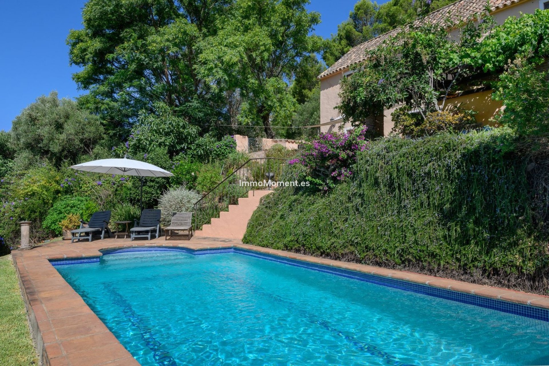 Resale - Detached villa - Estepona - Estepona Centro
