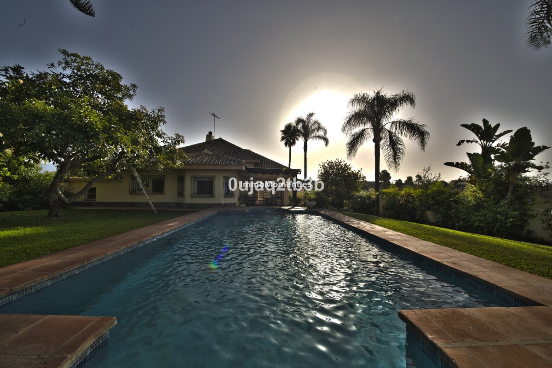 Resale - Detached villa - Estepona - New Golden Mile