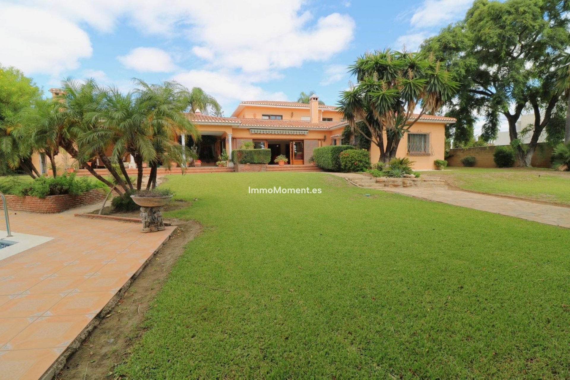 Resale - Detached villa - Estepona - New Golden Mile