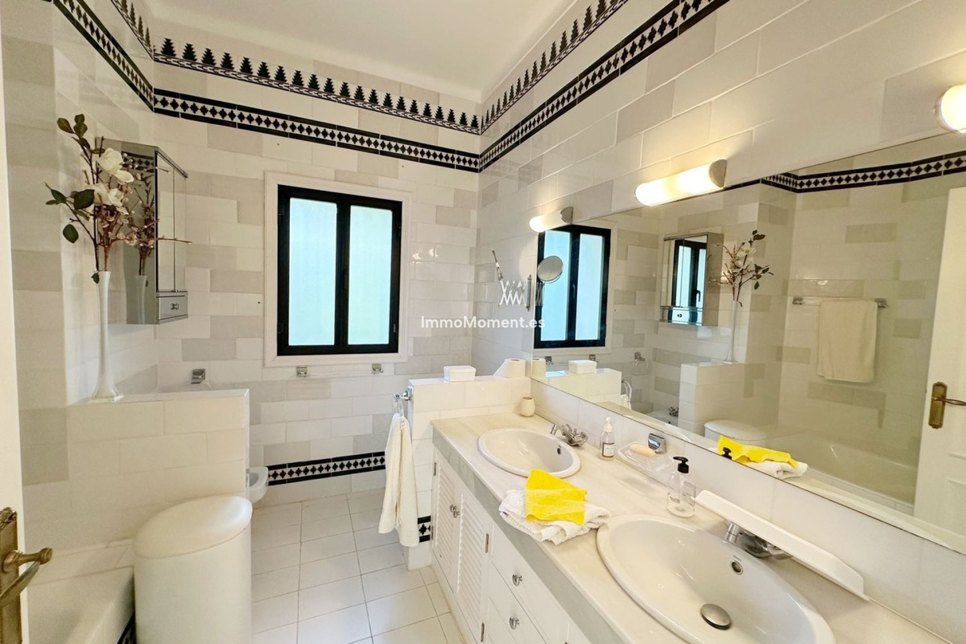 Resale - Detached villa - Estepona - New Golden Mile