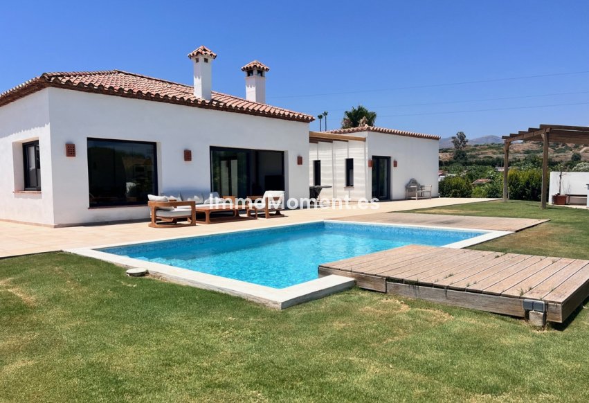 Resale - Detached villa - Estepona - New Golden Mile