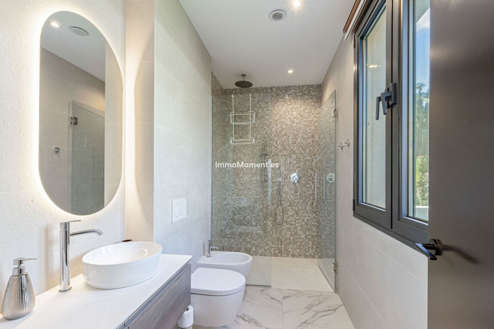 Resale - Detached villa - Estepona - New Golden Mile