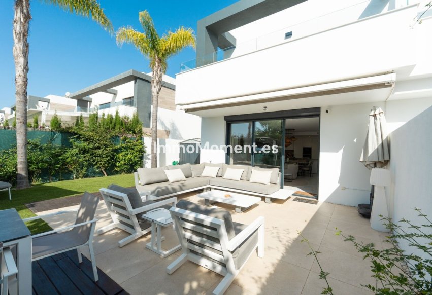 Resale - Detached villa - Estepona - Selwo