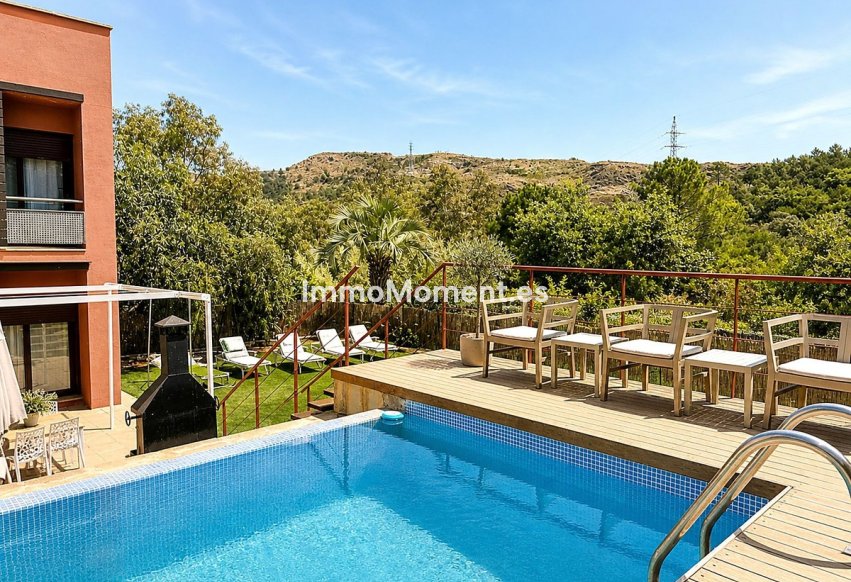 Resale - Detached villa - Estepona - Selwo
