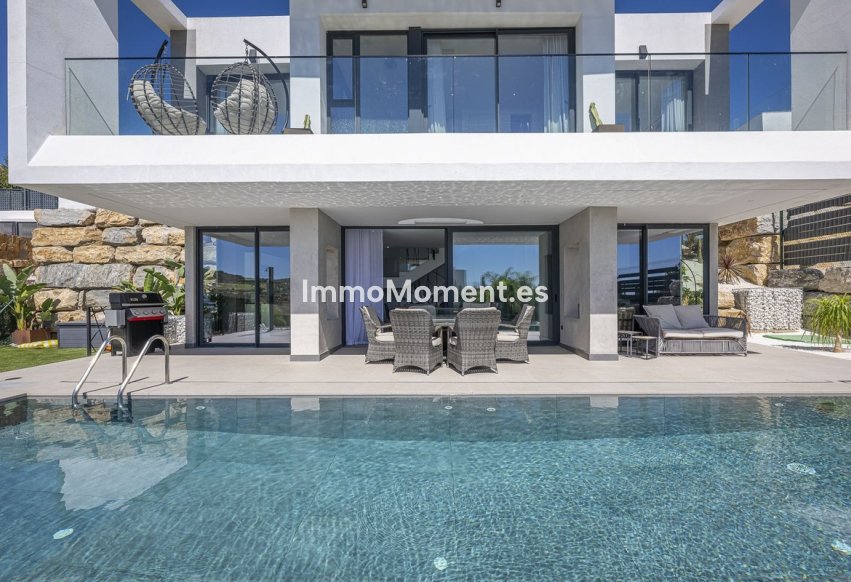 Resale - Detached villa - Estepona - Valle Romano
