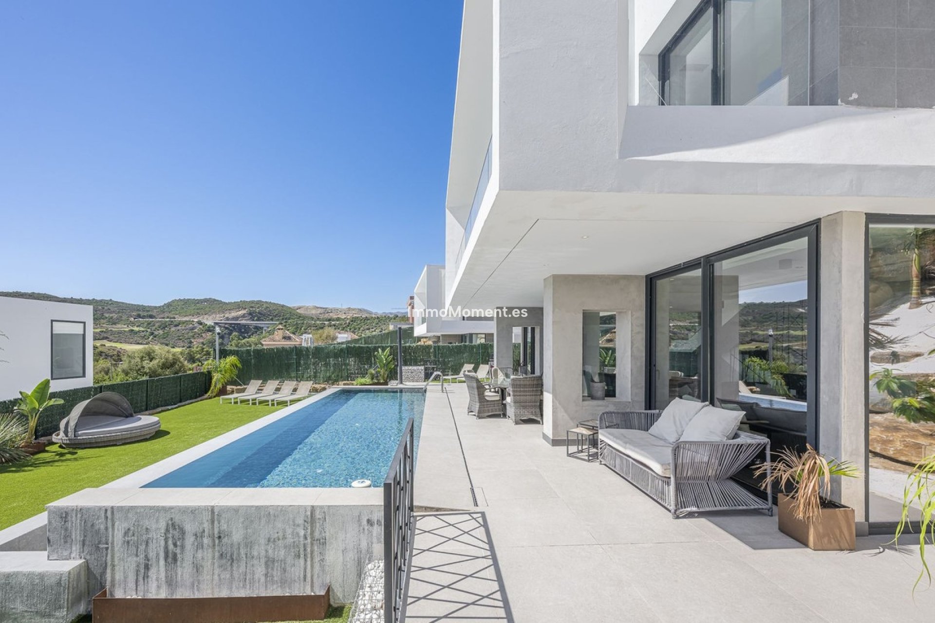 Resale - Detached villa - Estepona - Valle Romano