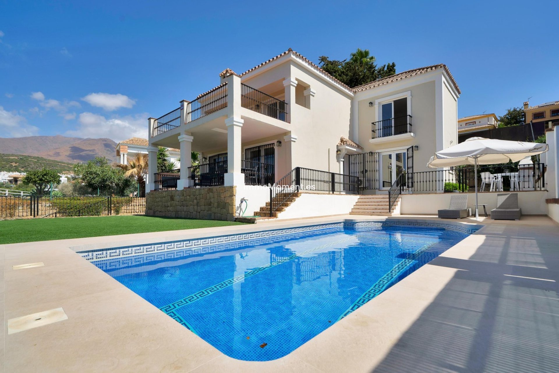 Resale - Detached villa - Estepona - Valle Romano