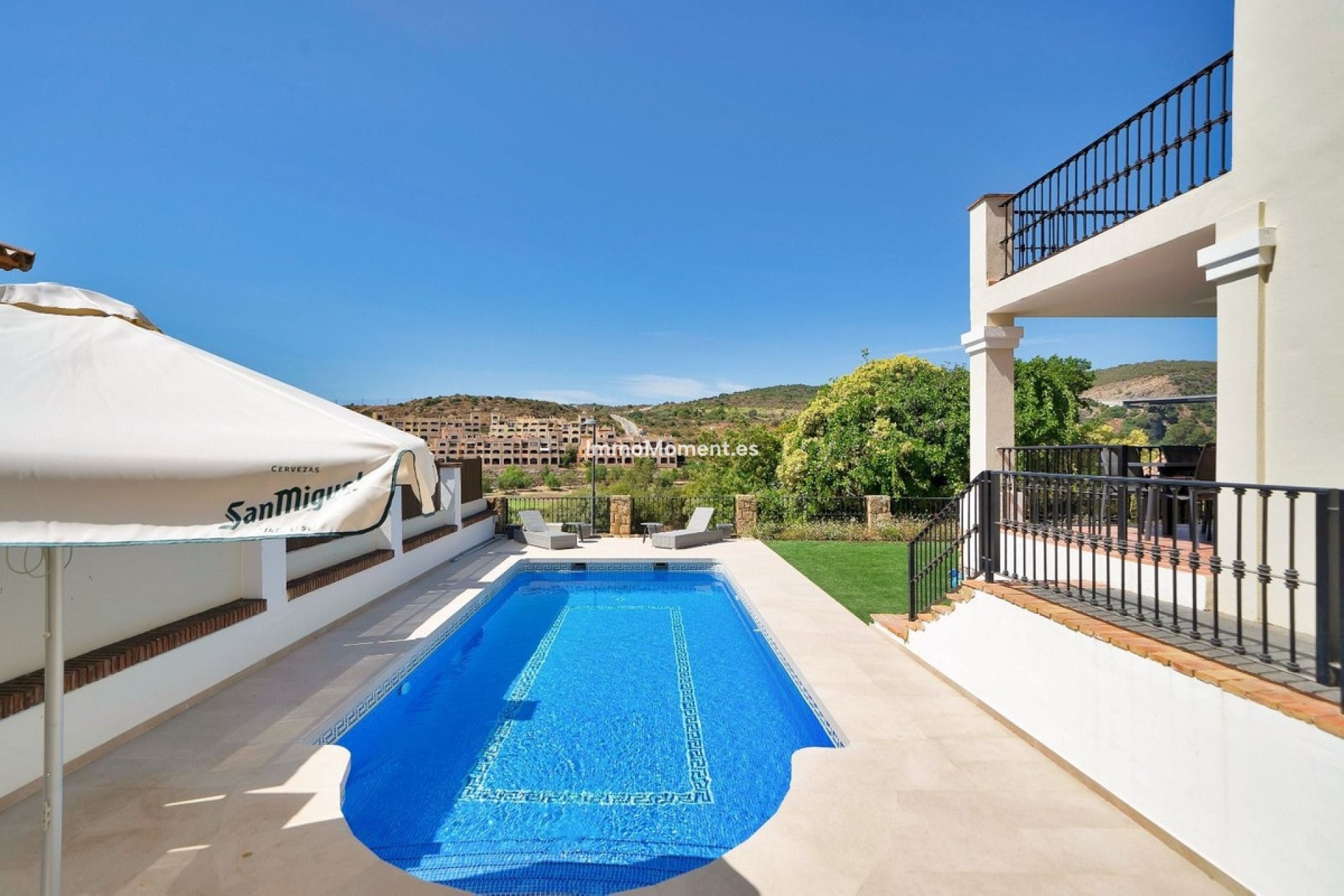 Resale - Detached villa - Estepona - Valle Romano