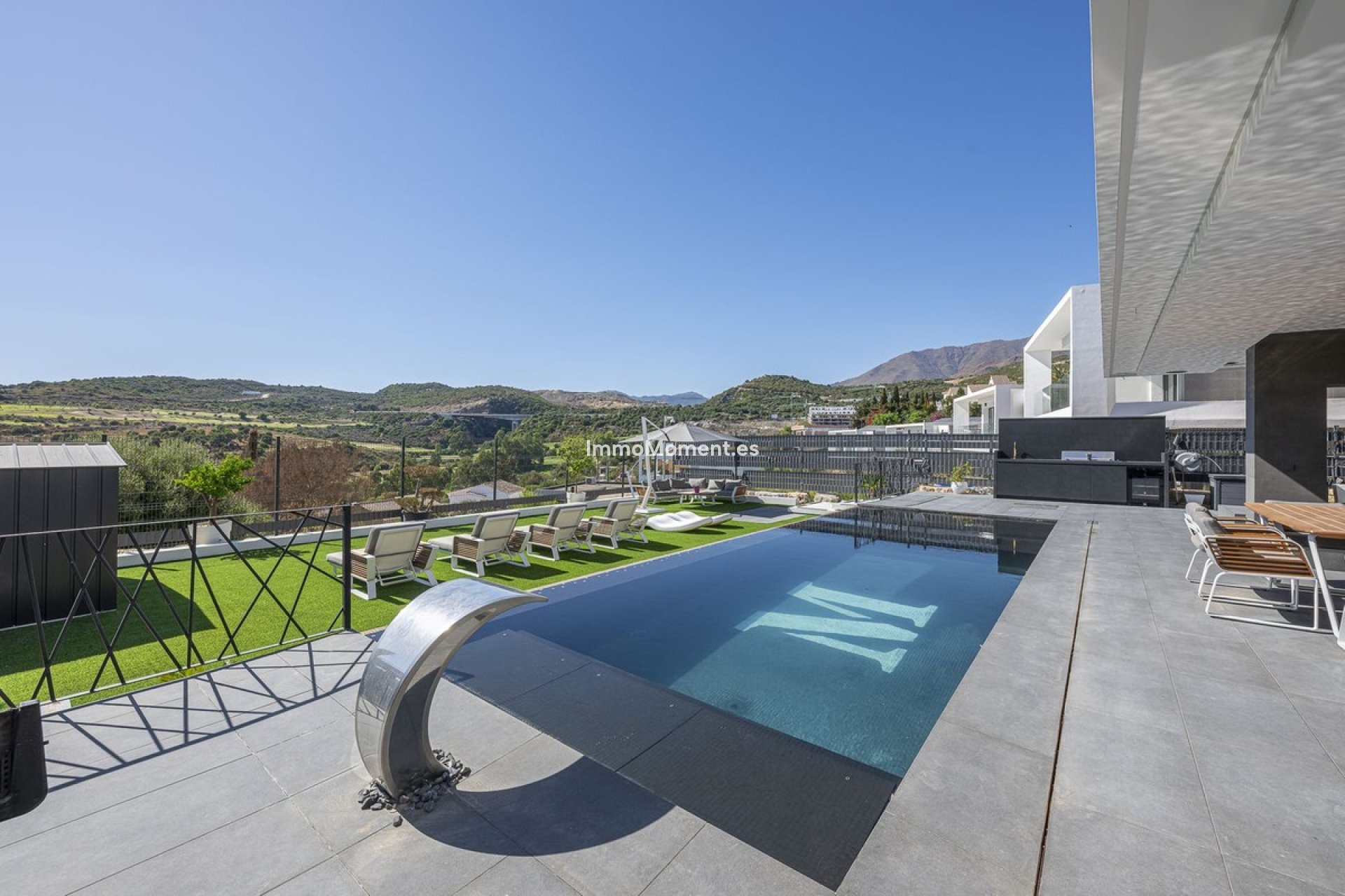 Resale - Detached villa - Estepona - Valle Romano