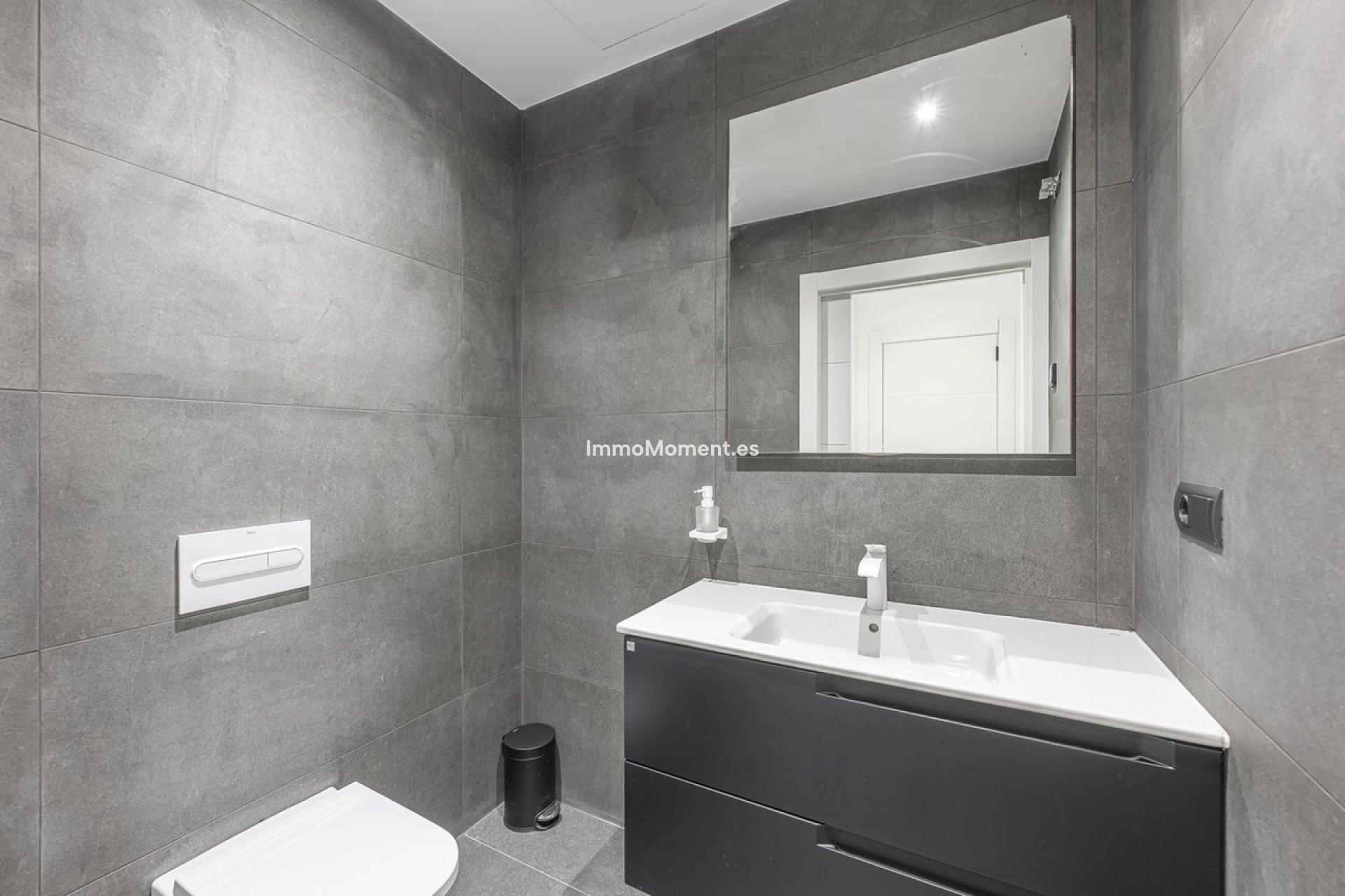 Resale - Detached villa - Estepona - Valle Romano
