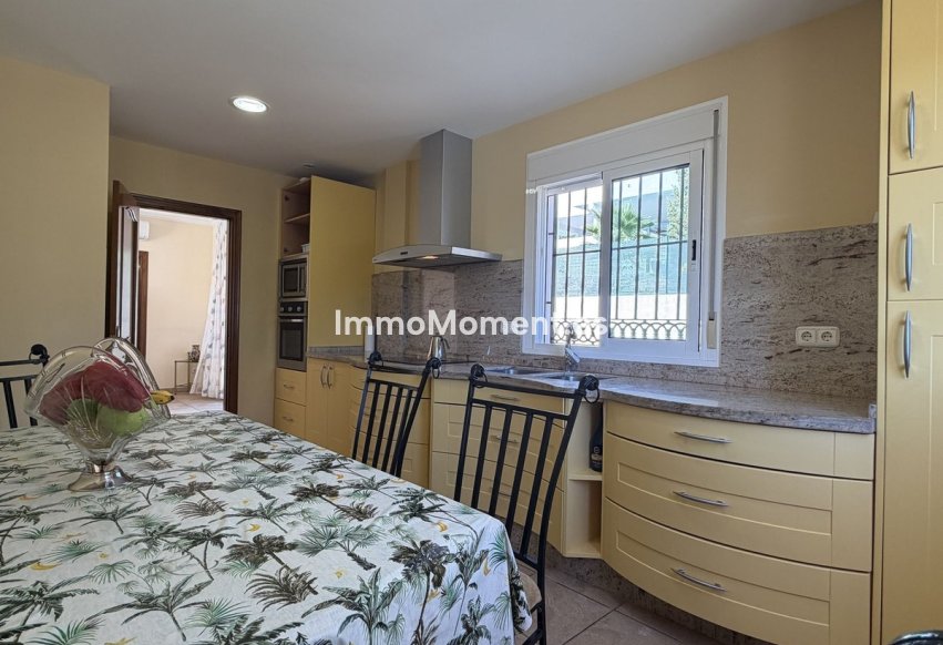 Resale - Detached villa - Estepona - Valle Romano