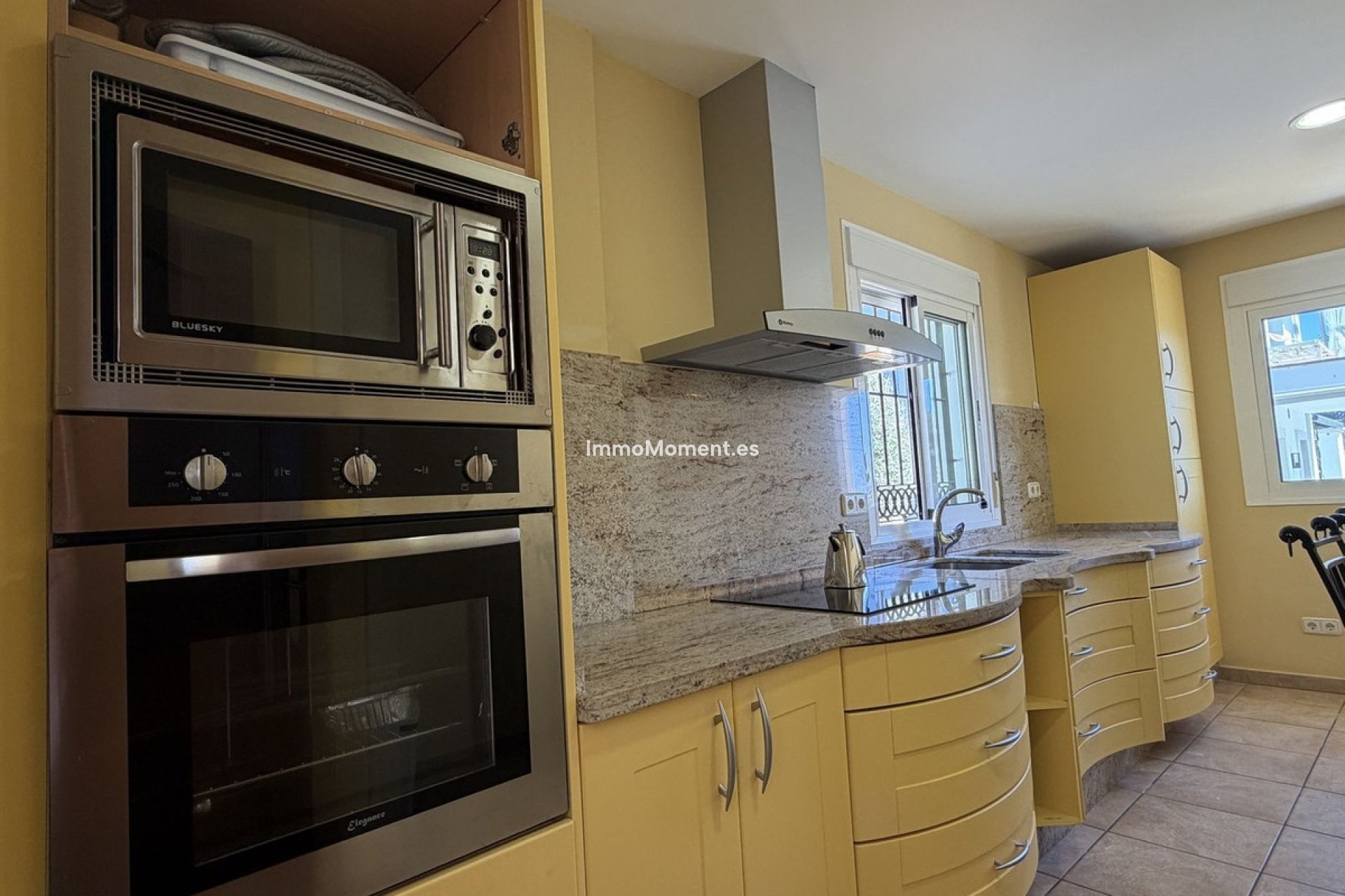 Resale - Detached villa - Estepona - Valle Romano