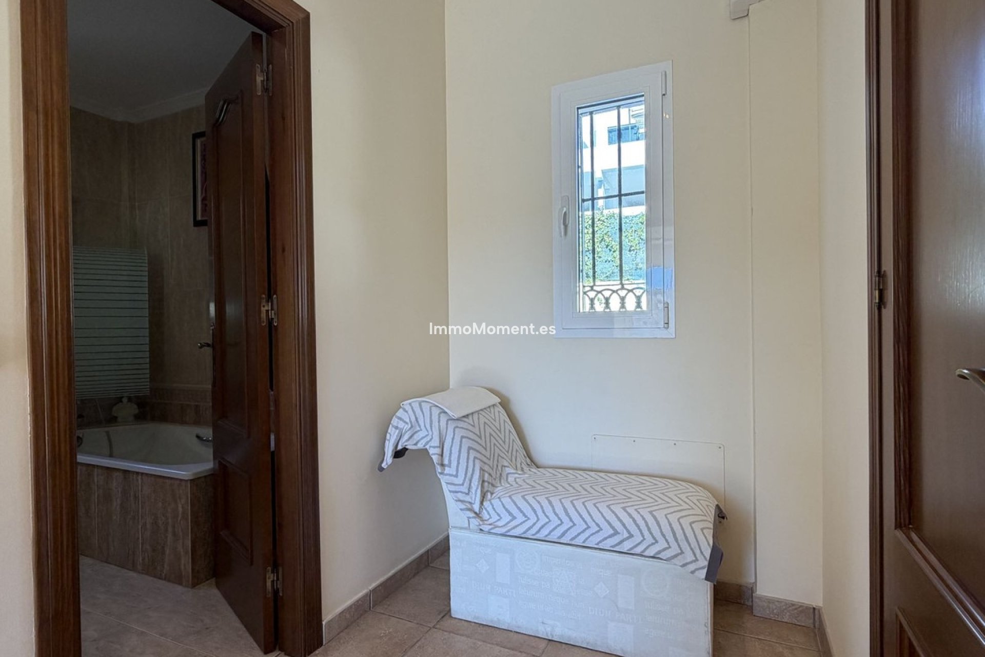 Resale - Detached villa - Estepona - Valle Romano