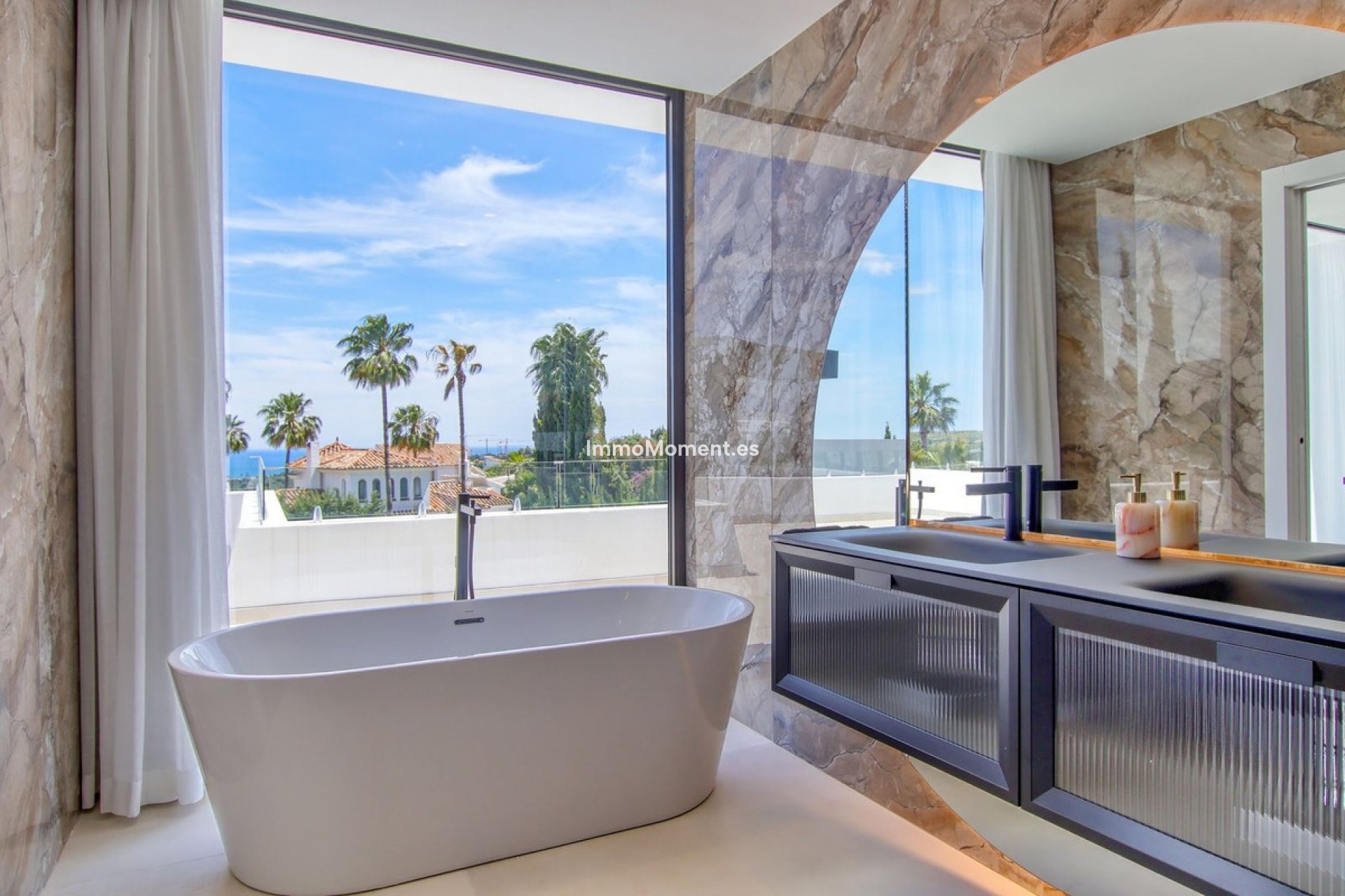 Resale - Detached villa - Estepona - Valle Romano